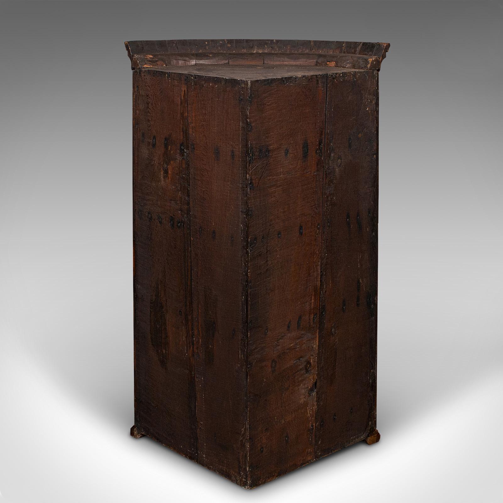 Chêne Antique Bow Front Corner Cabinet, English, Wall Cupboard, Georgian, circa 1770 en vente
