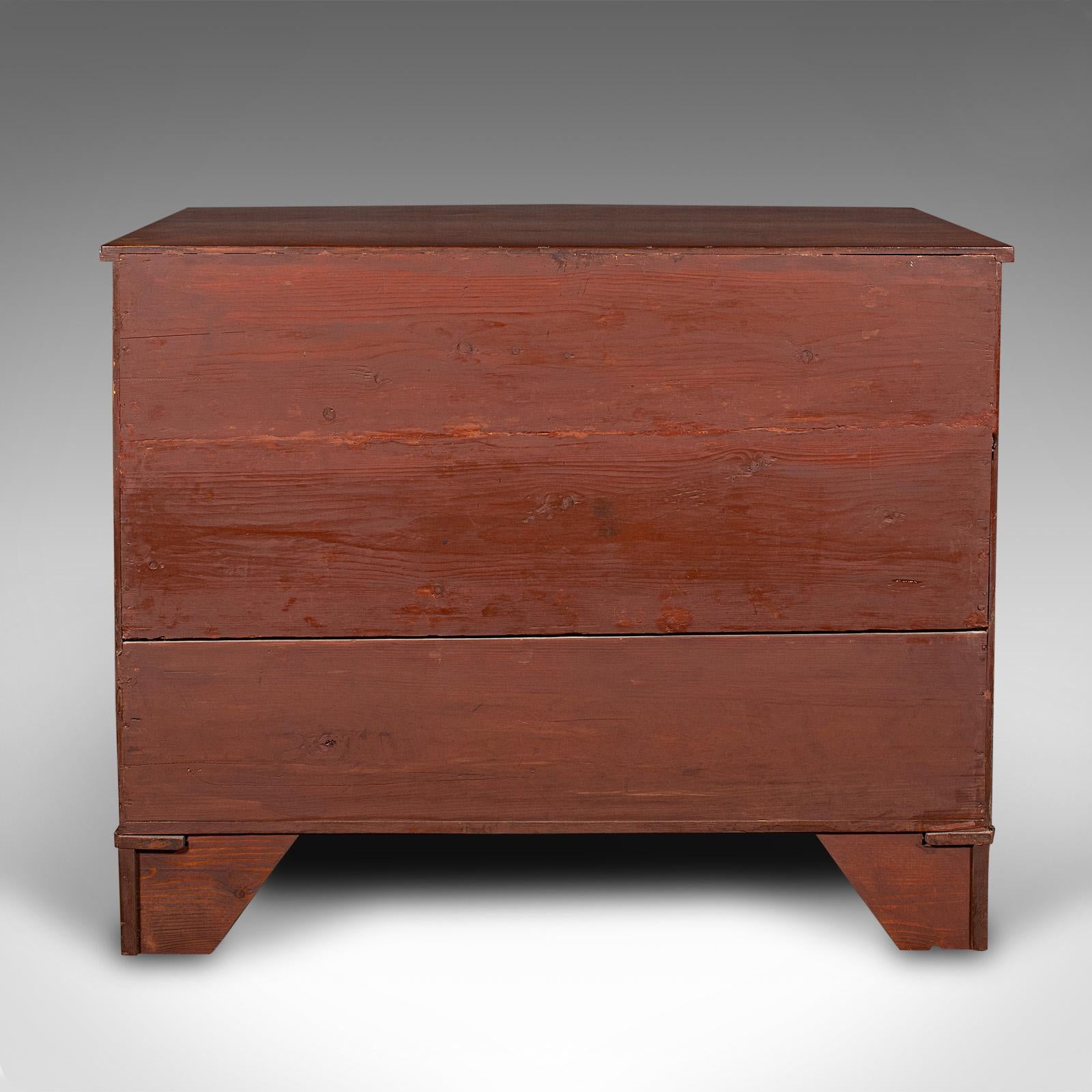 Antique Bow Front Tallboy, English, Chest of Drawers, Bedroom, Georgian, C.1780 In Good Condition In Hele, Devon, GB