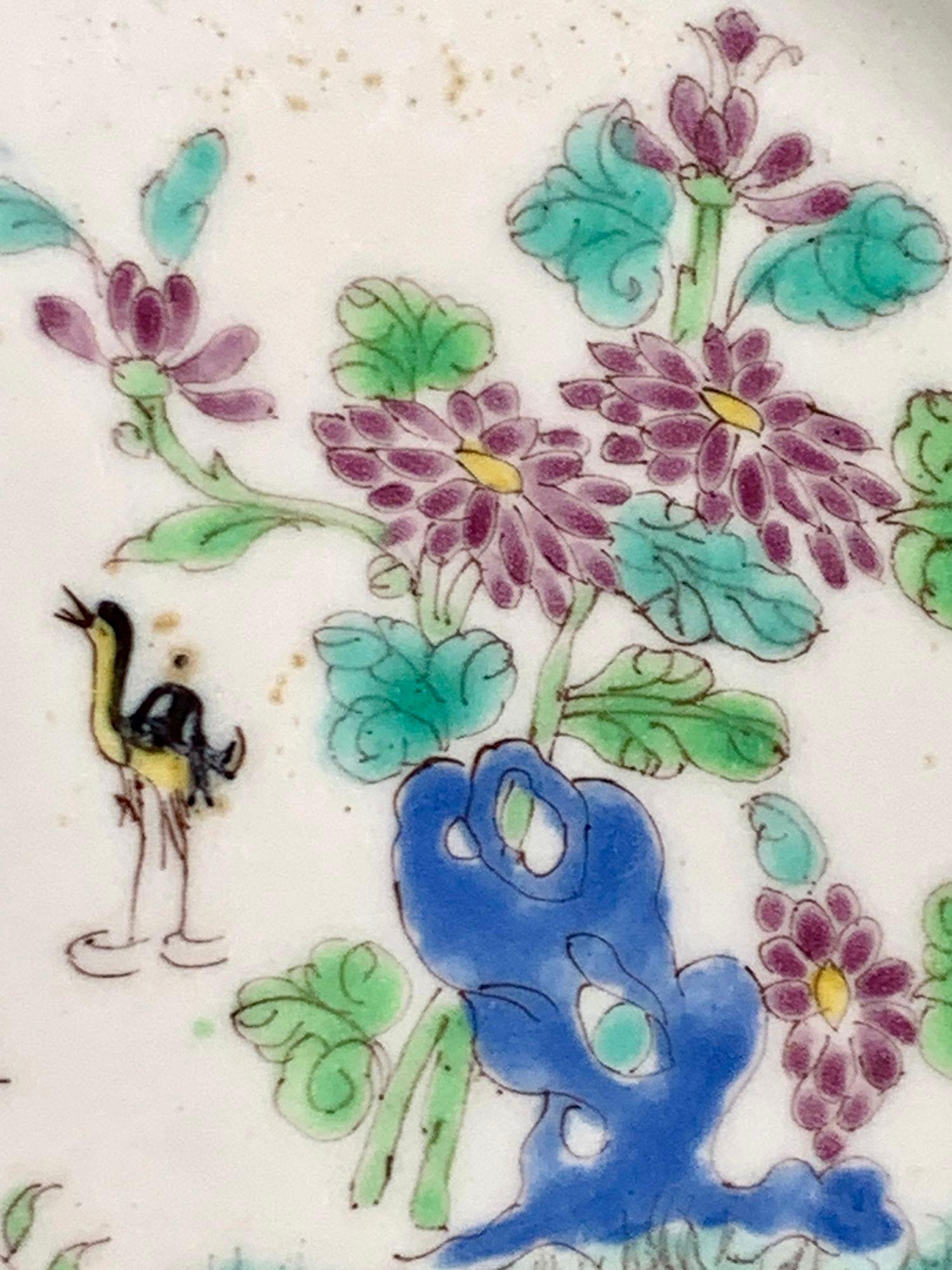 Peint à la main Ancienne assiette Bow Porcelain England Circa 1760 en vente