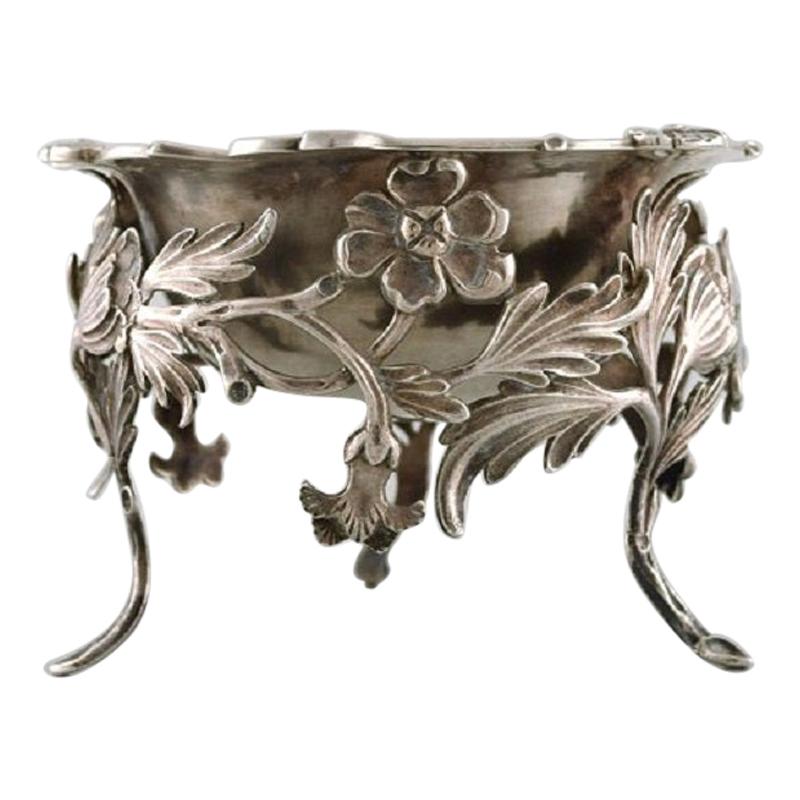 Antique Bowl in Plated Silver Decorated with Flowers and Foliage