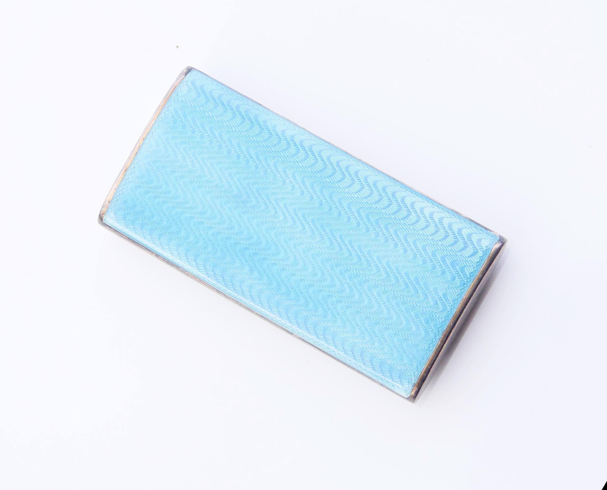 Boîte ancienne naturelle Saphir Bleu Guilloché Émail Doré Argent Sterling / 125 gr en vente 3