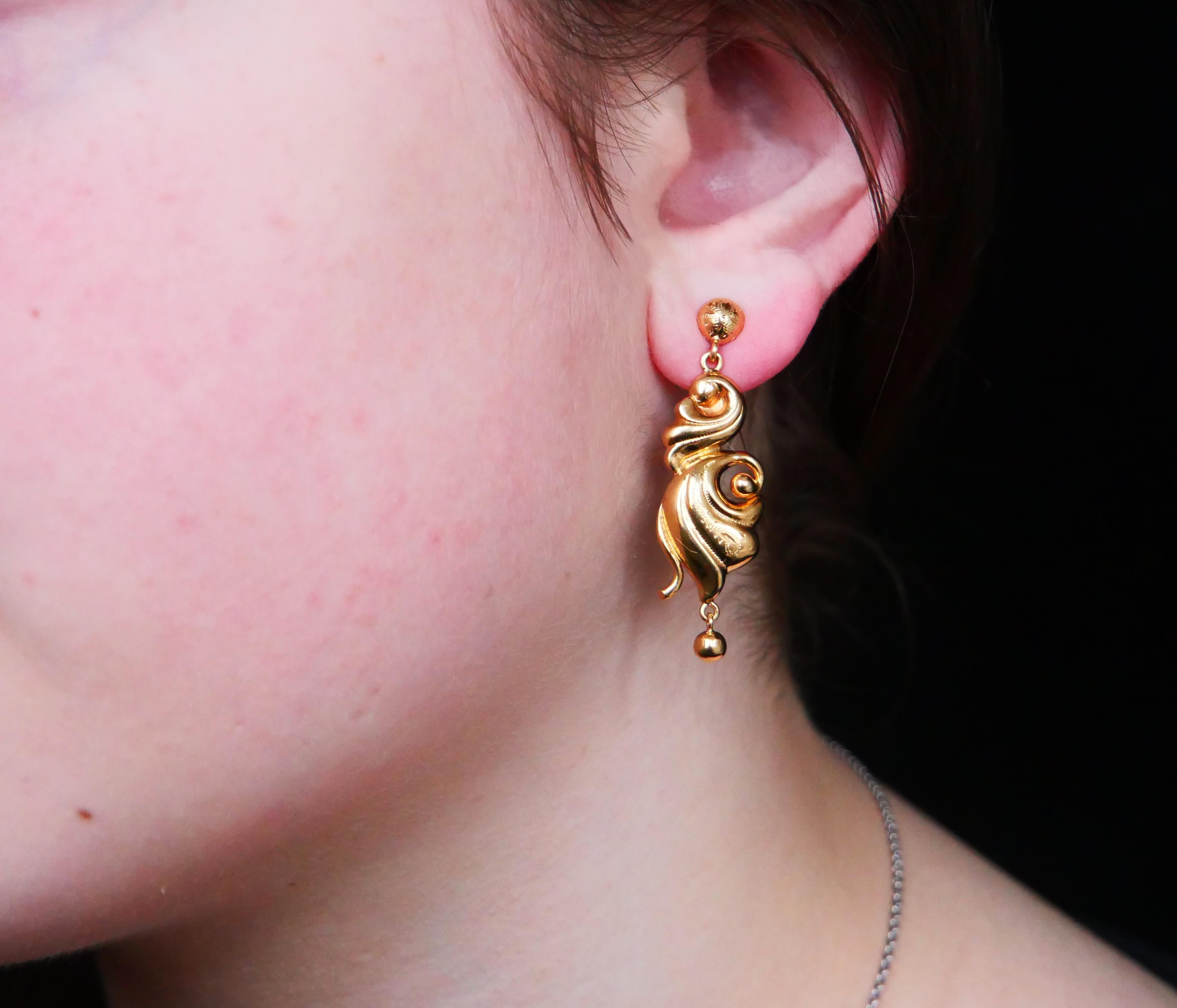 Brilliant Cut Antique boxed Dangle Earrings solid 18K Gold / 7.76 gr For Sale