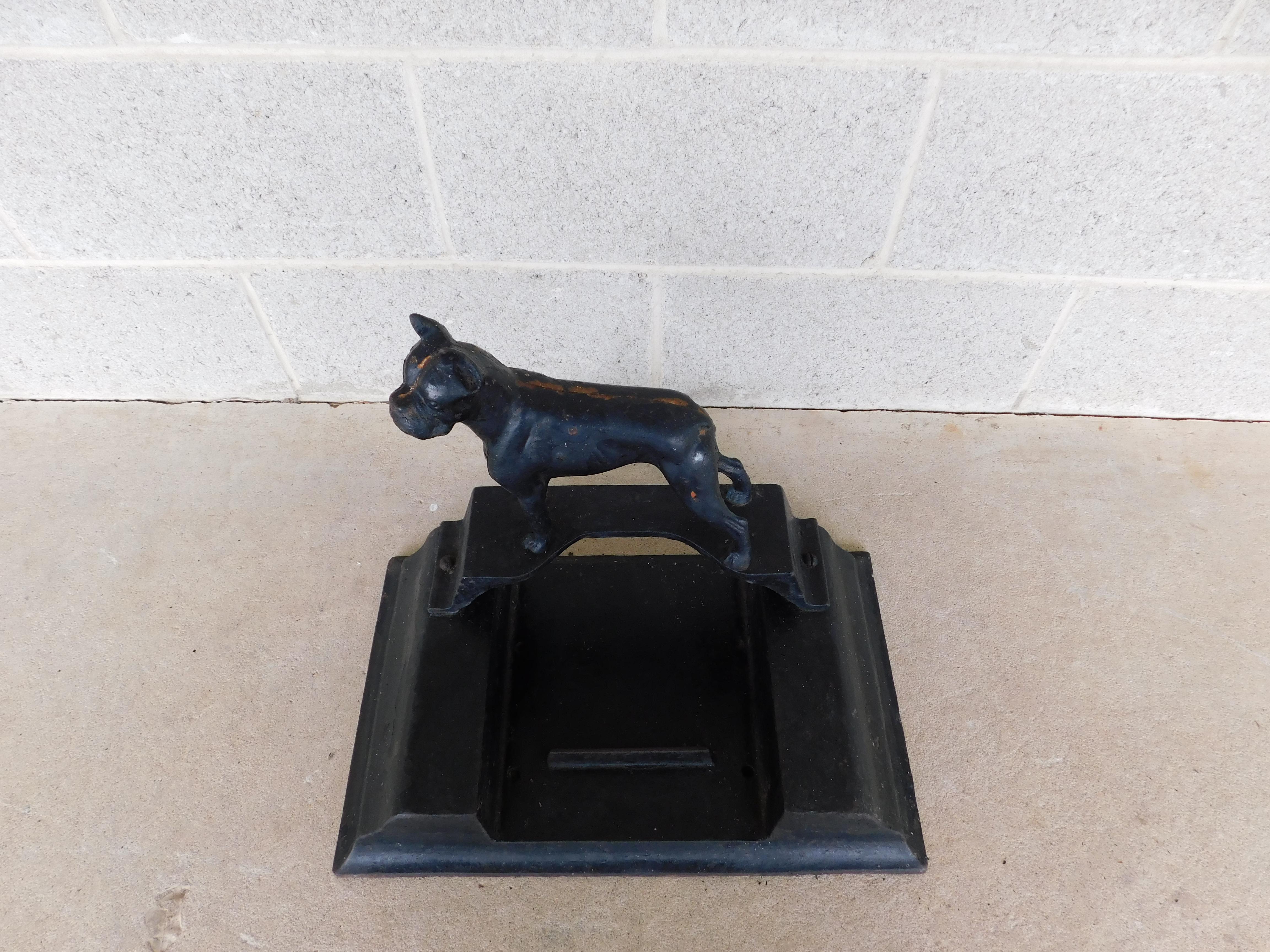 Antique Boxer Bull Dog Cast Iron Boot Scraper In Good Condition For Sale In Parkesburg, PA