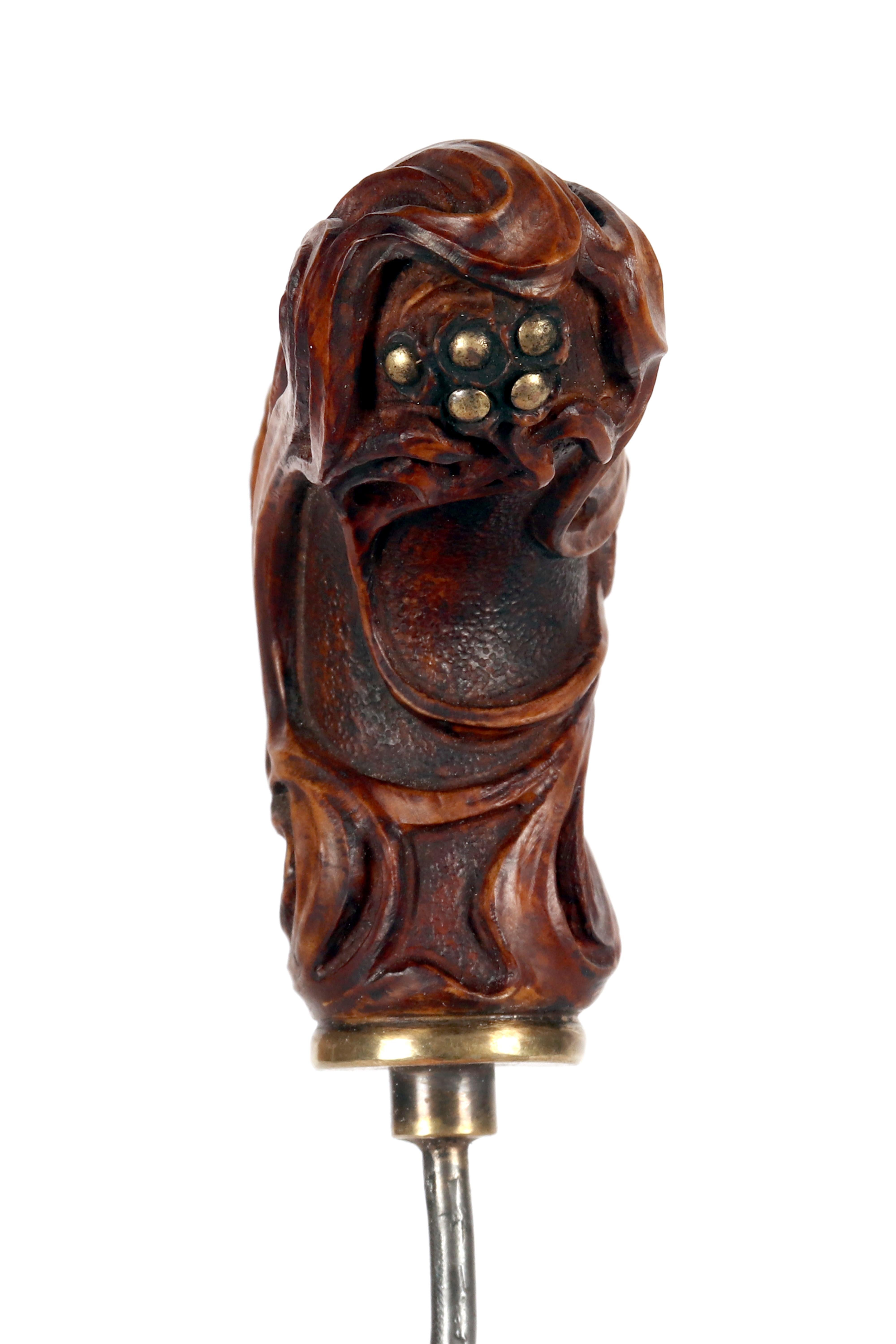 Antique boxwood Art Nouveau corkscrew, France 1900. For Sale 3