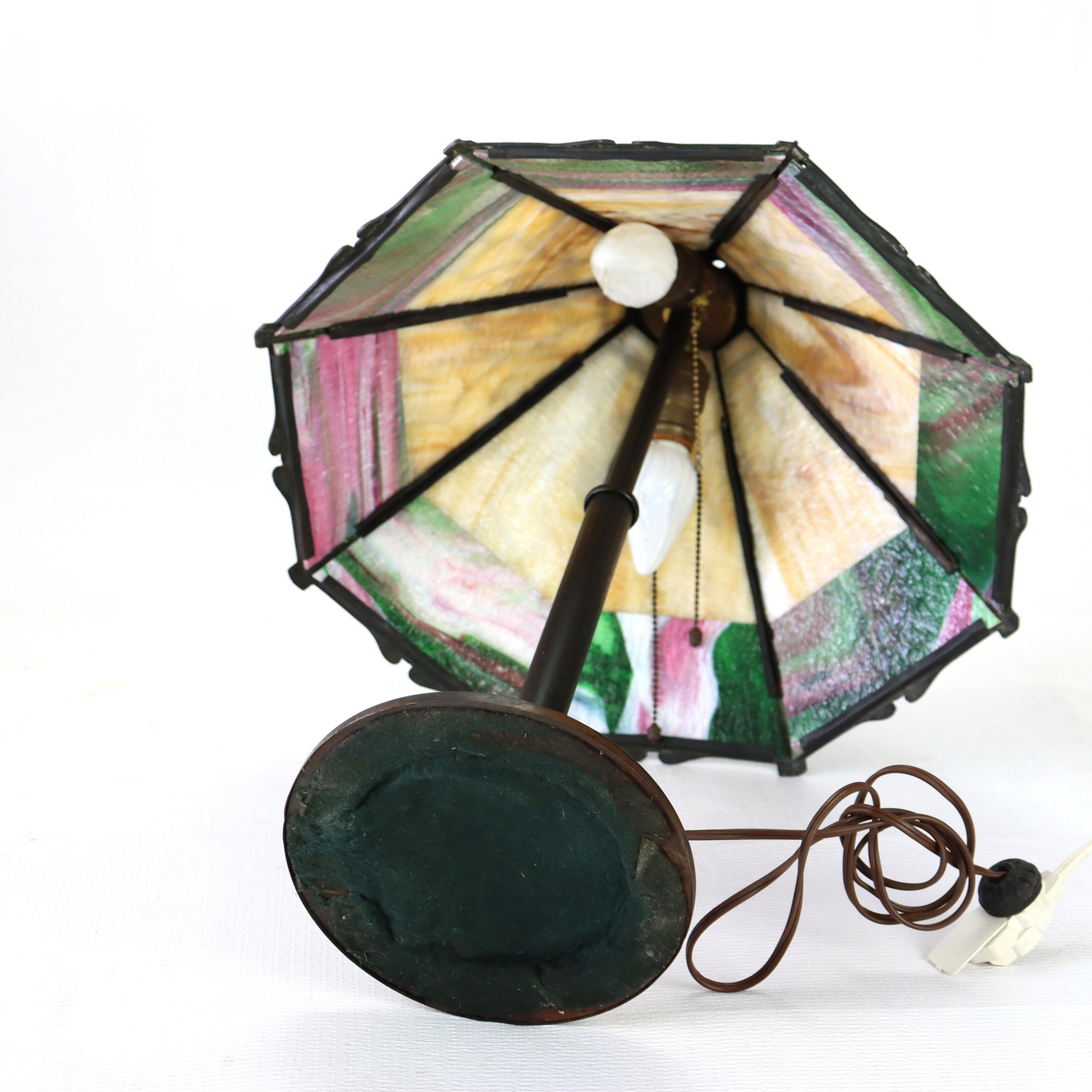 Verre de laitier Ancienne lampe à 8 panneaux en verre scorie 2 tons de Bradley & Hubbard Arts & Crafts c1920 en vente