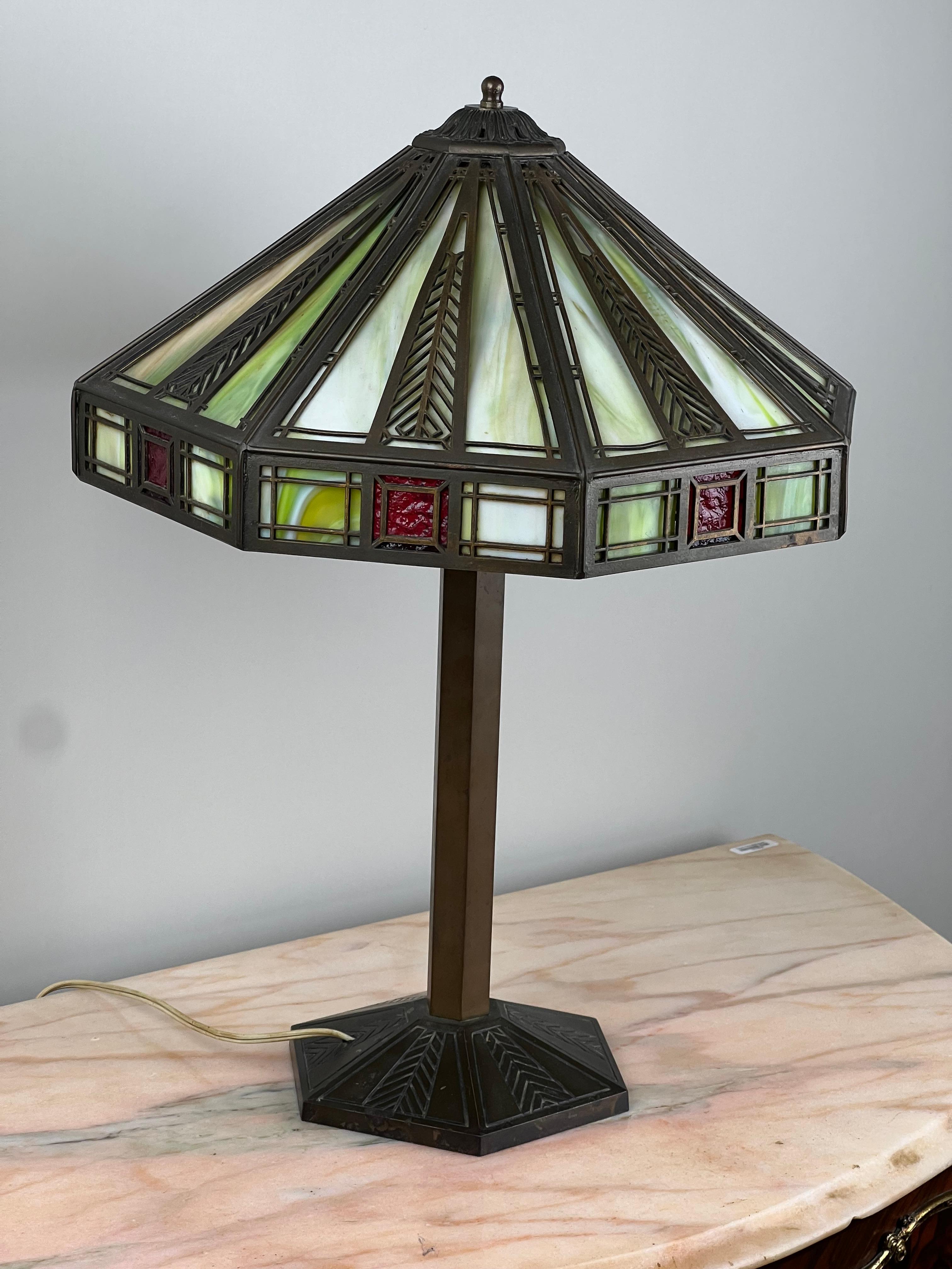 Lampe ancienne Bradley & Hubbard Arts & Crafts Prairie School Slag Glass en vente 4