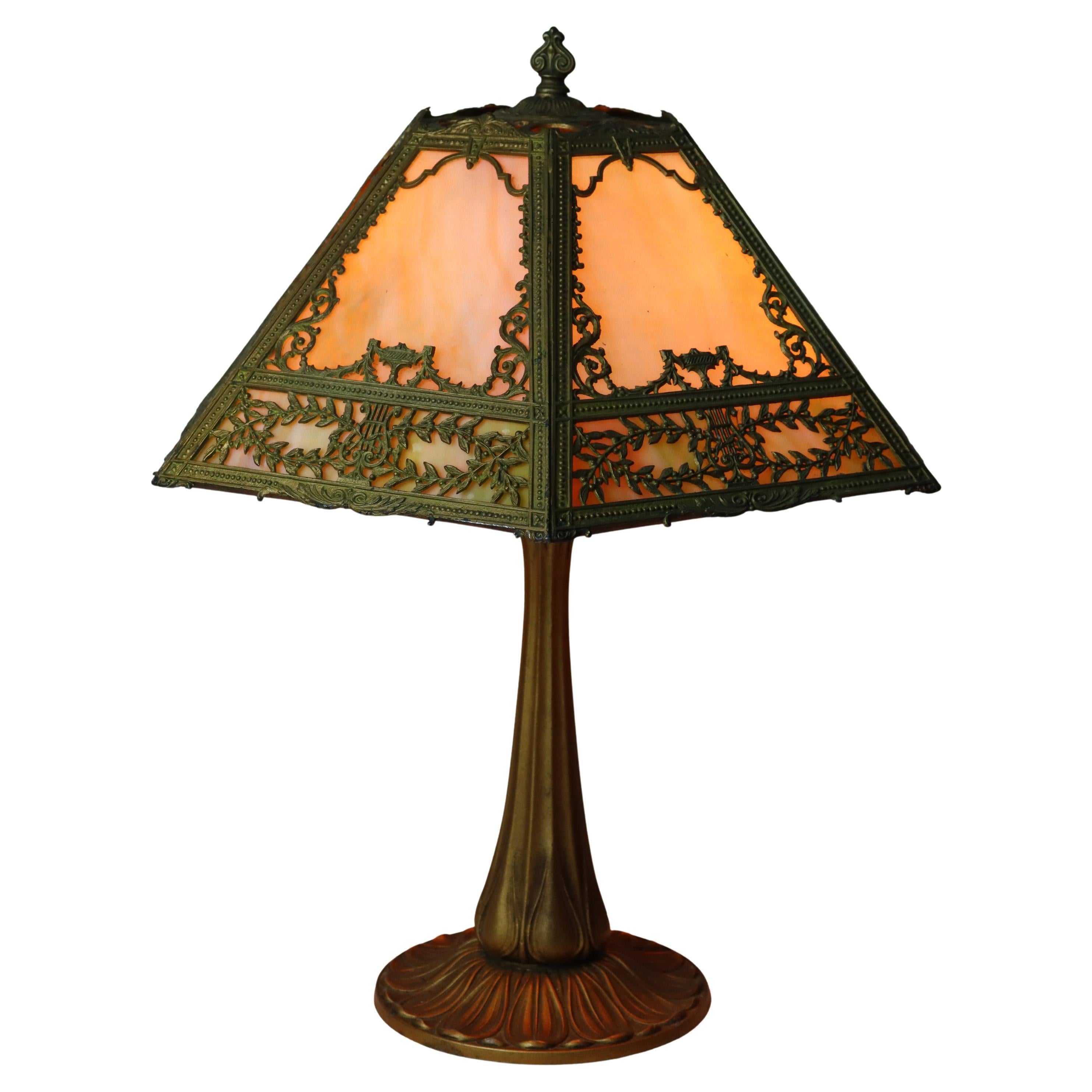 Antike Bradley & Hubbard Arts & Crafts Sechs Panel Schlacke Glas Tischlampe C1920