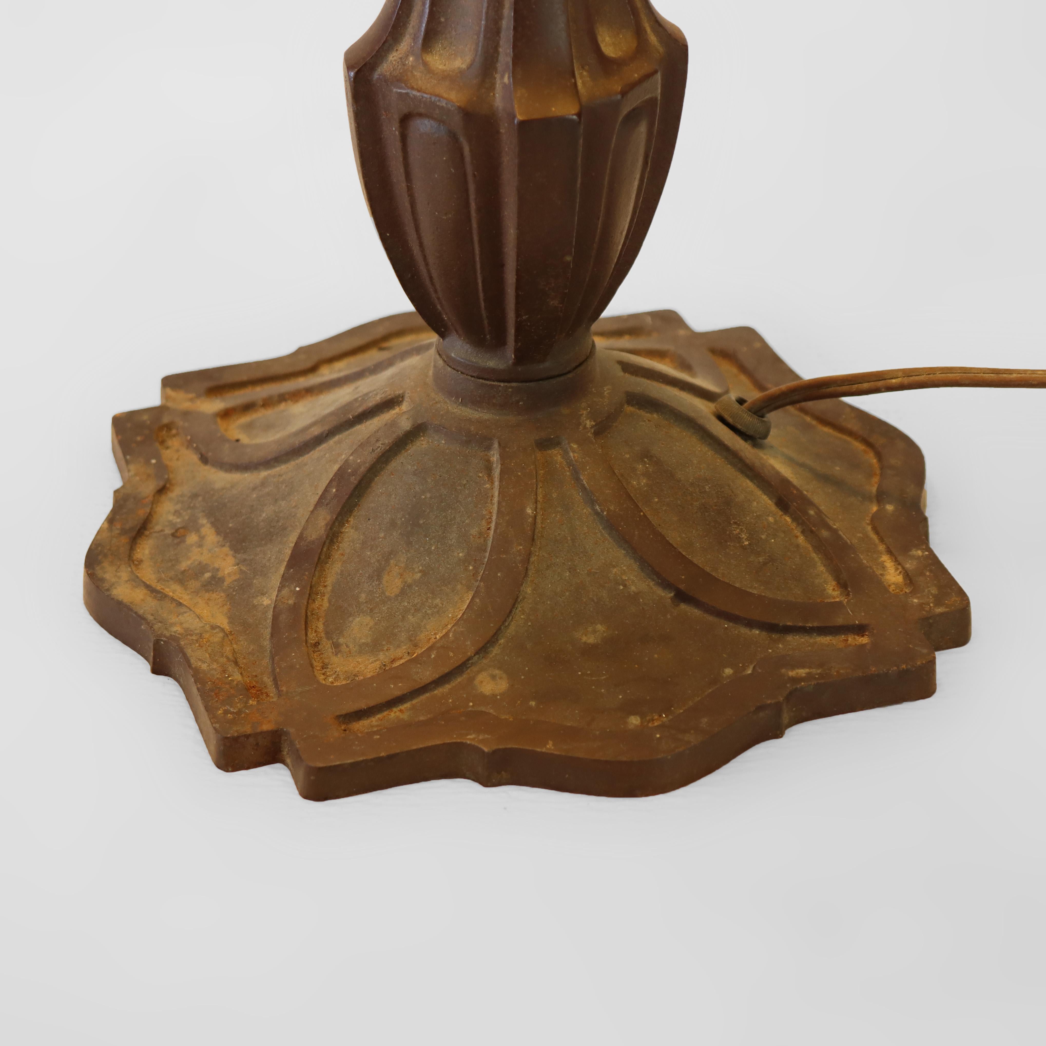 Antique Bradley & Hubbard attr Arts & Crafts 8 Panel Slag Glass Table Lamp c1920 en venta 2