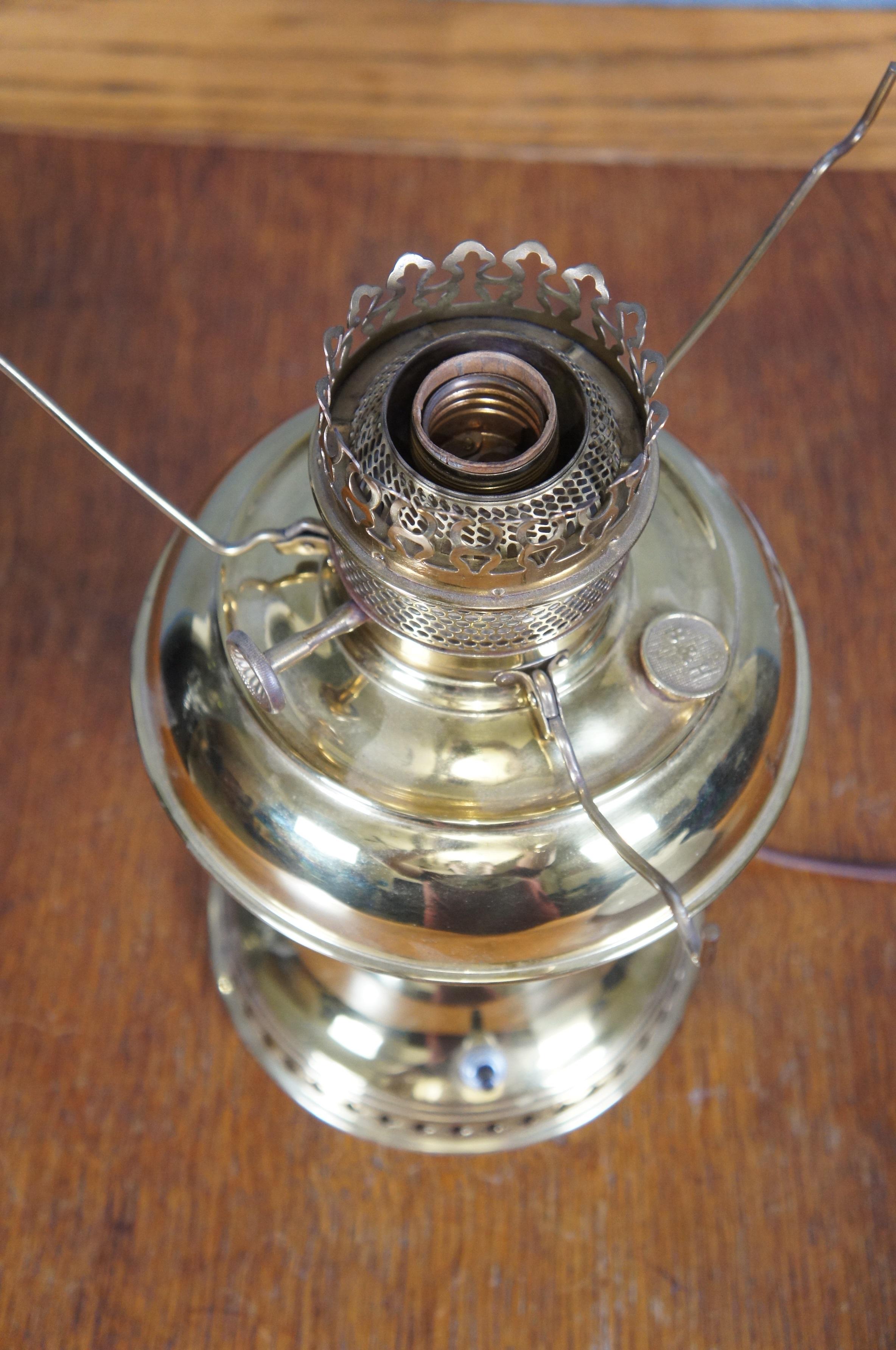 20ième siècle Antique Bradley & Hubbard Brass Hobnail Parlor Hurricane Oil Lamp 17