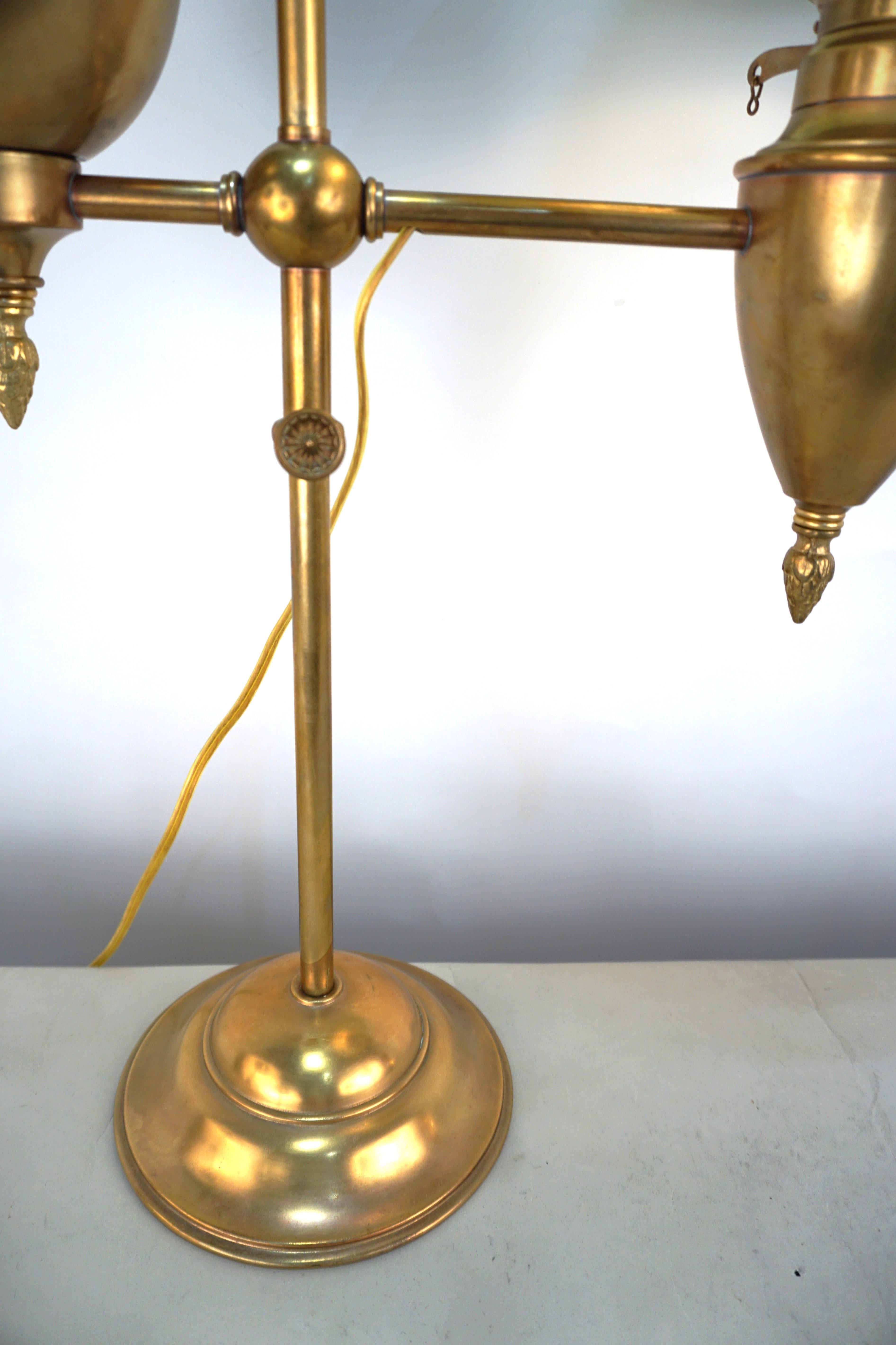 Antique Bradley & Hubbard Brass Student Table Lamp In Good Condition For Sale In Fairfax, VA