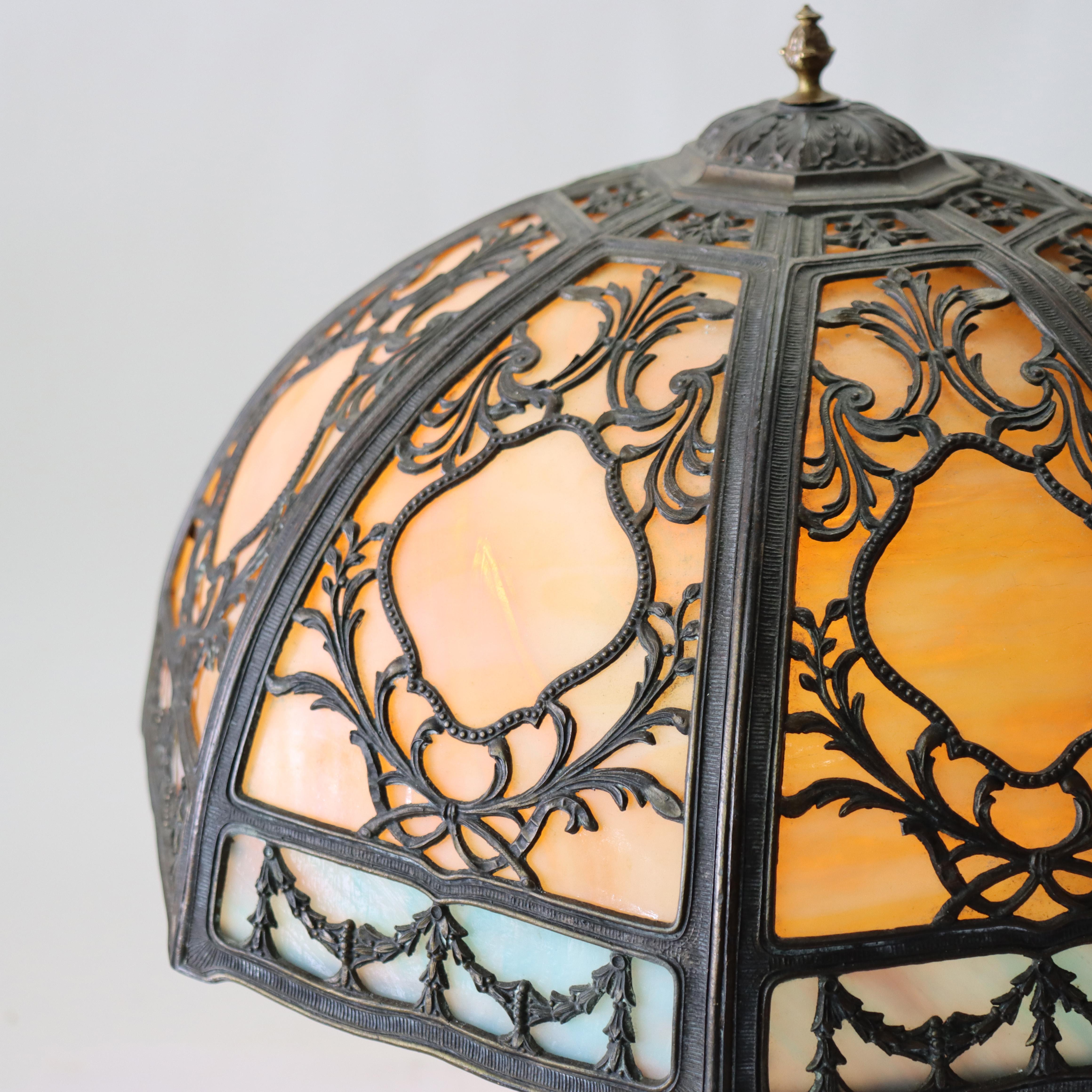 Lampe de table ancienne Bradley & Hubbard School 2-Tone Slag Glass  C1920

Mesures - 21 1/2