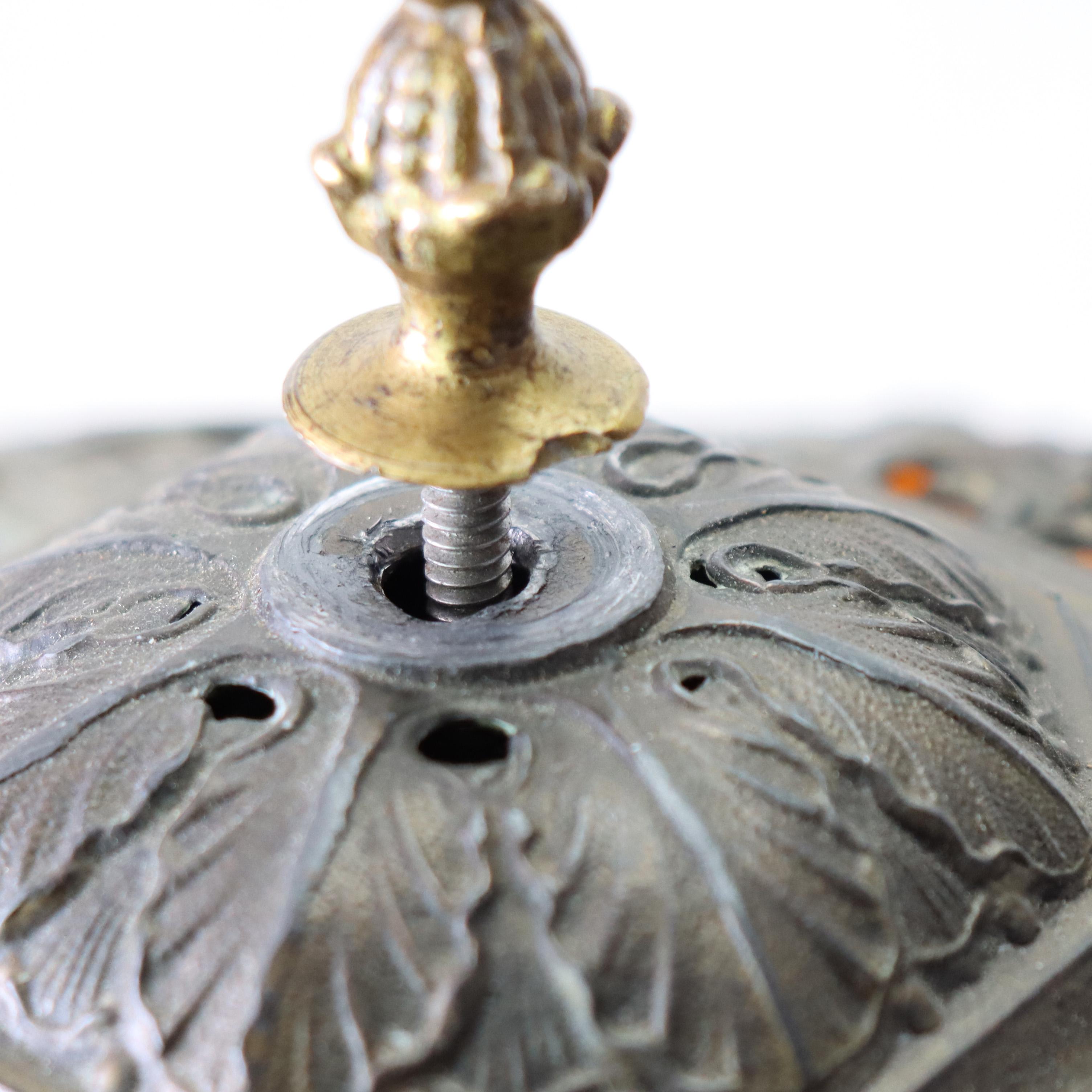 Lampe de table ancienne en verre scorie 2 tons de l'école Bradley & Hubbard C1920 en vente 1