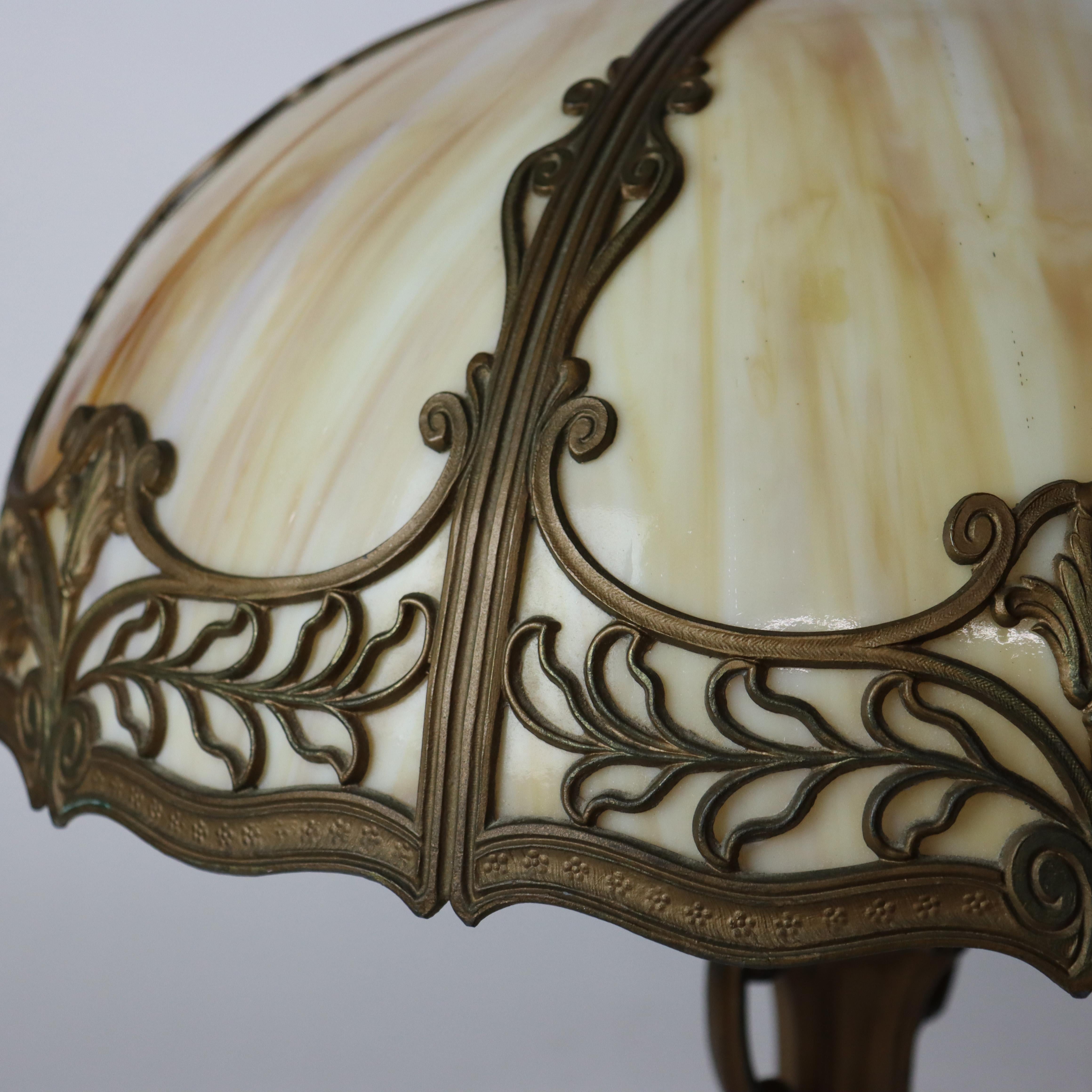 Ancienne lampe à six panneaux en verre scorie de l'école Bradley & Hubbard Arts & Crafts C1920
Mesures - 22,5 