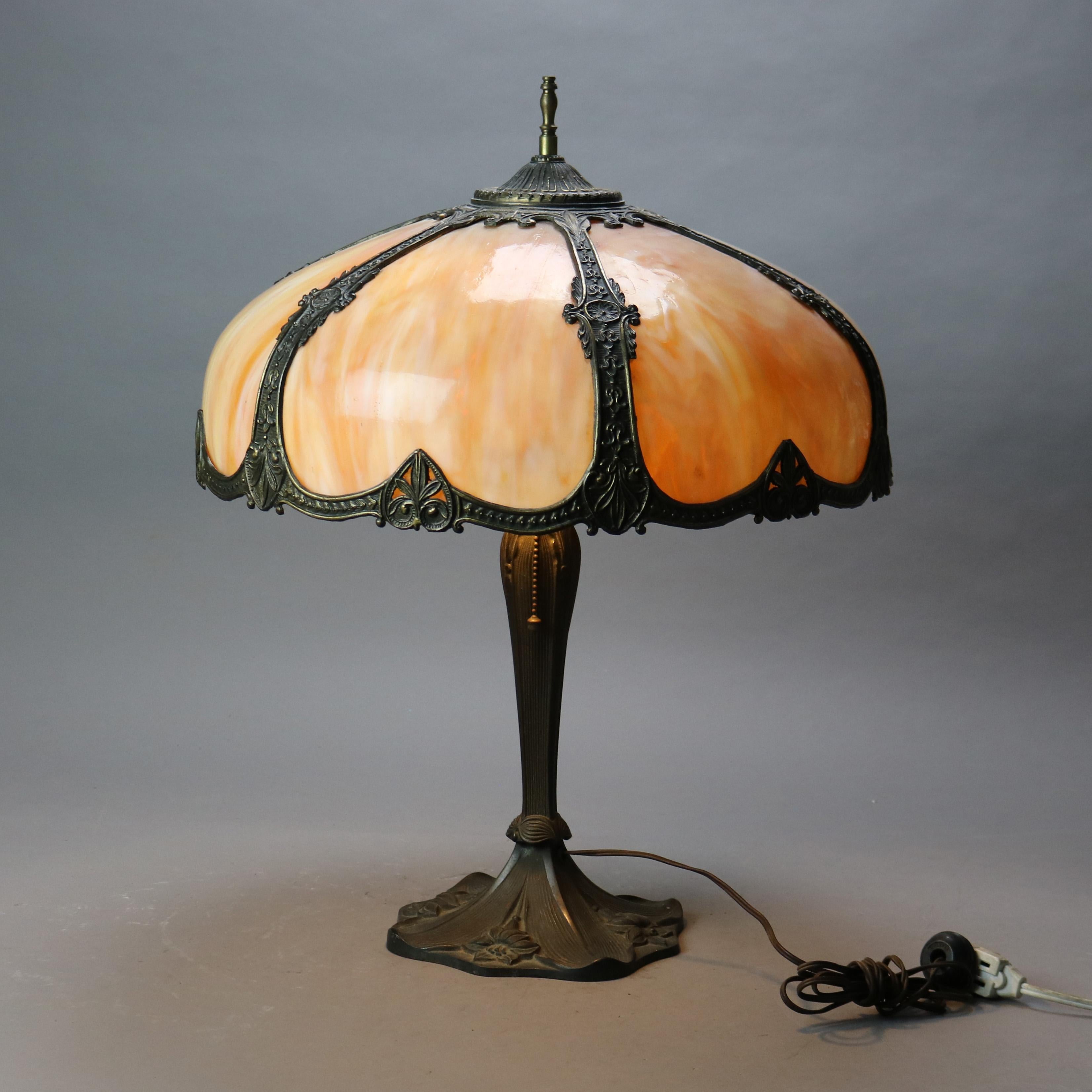 Ancienne lampe en verre de la Bradley & Hubbard School Arts & Crafts à six panneaux, vers 1920 1