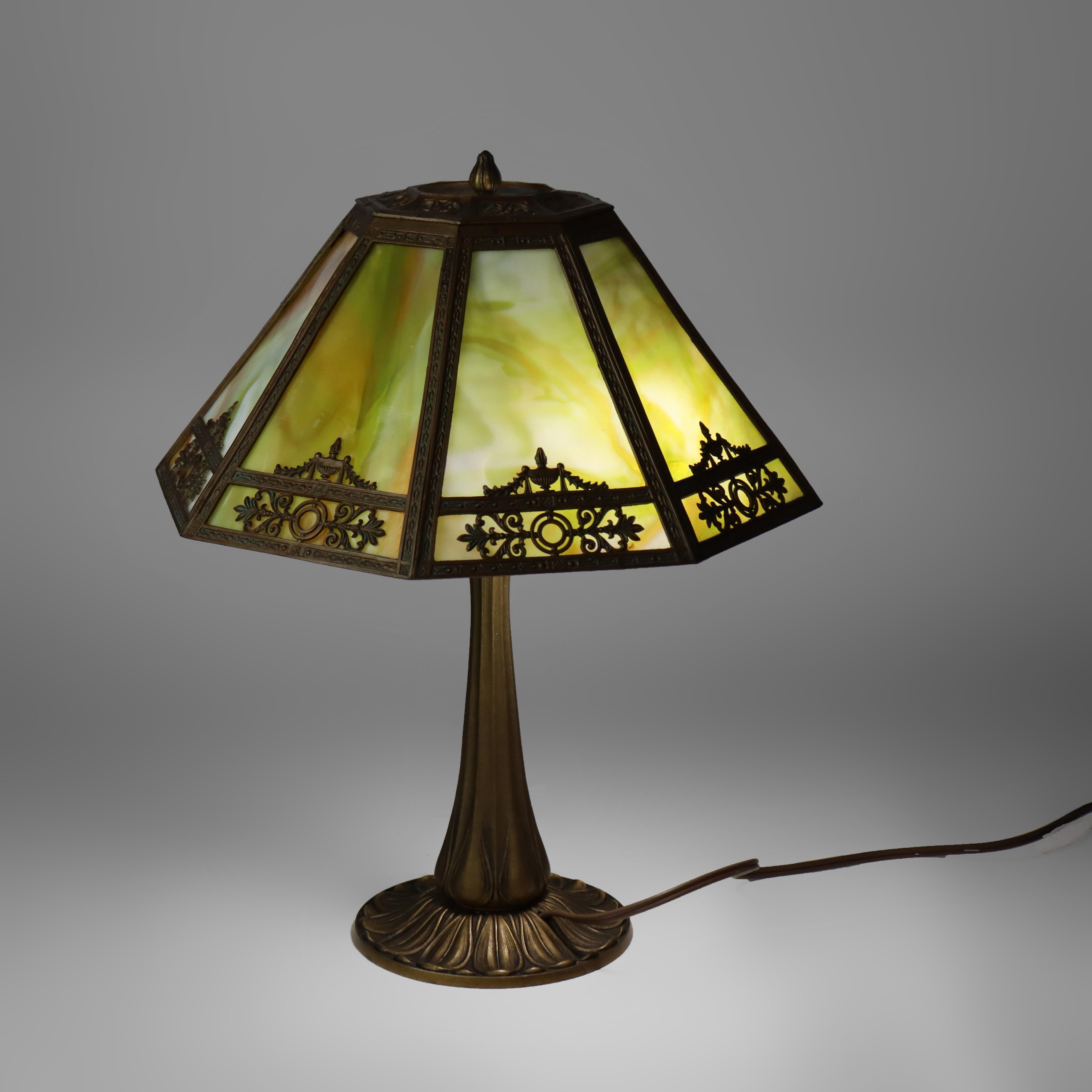 Ancienne lampe de table en verre de scories de l'école Bradley & Hubbard Arts & Crafts c1920 en vente 4