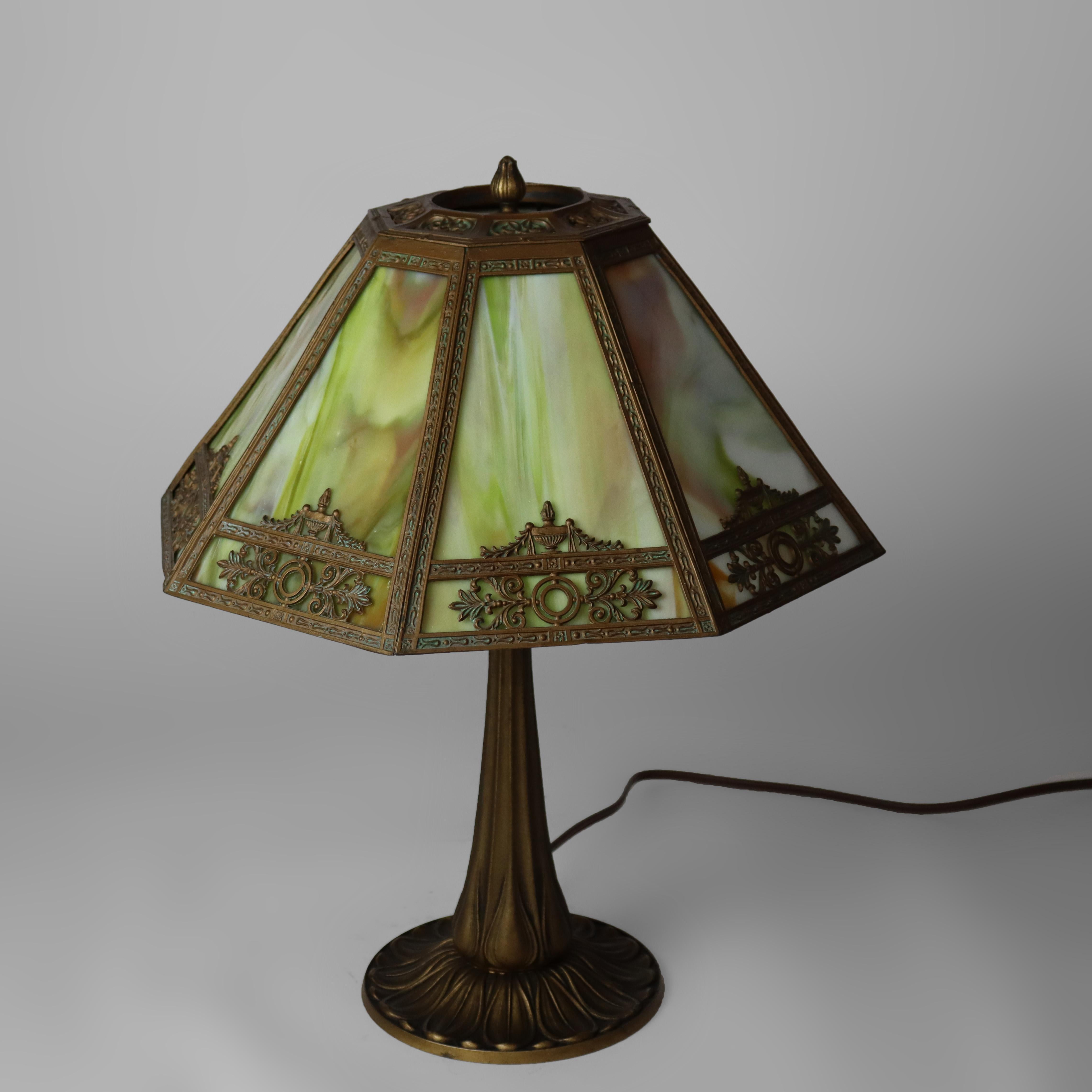 Ancienne lampe de table en verre de scories de l'école Bradley & Hubbard Arts & Crafts c1920 en vente 3