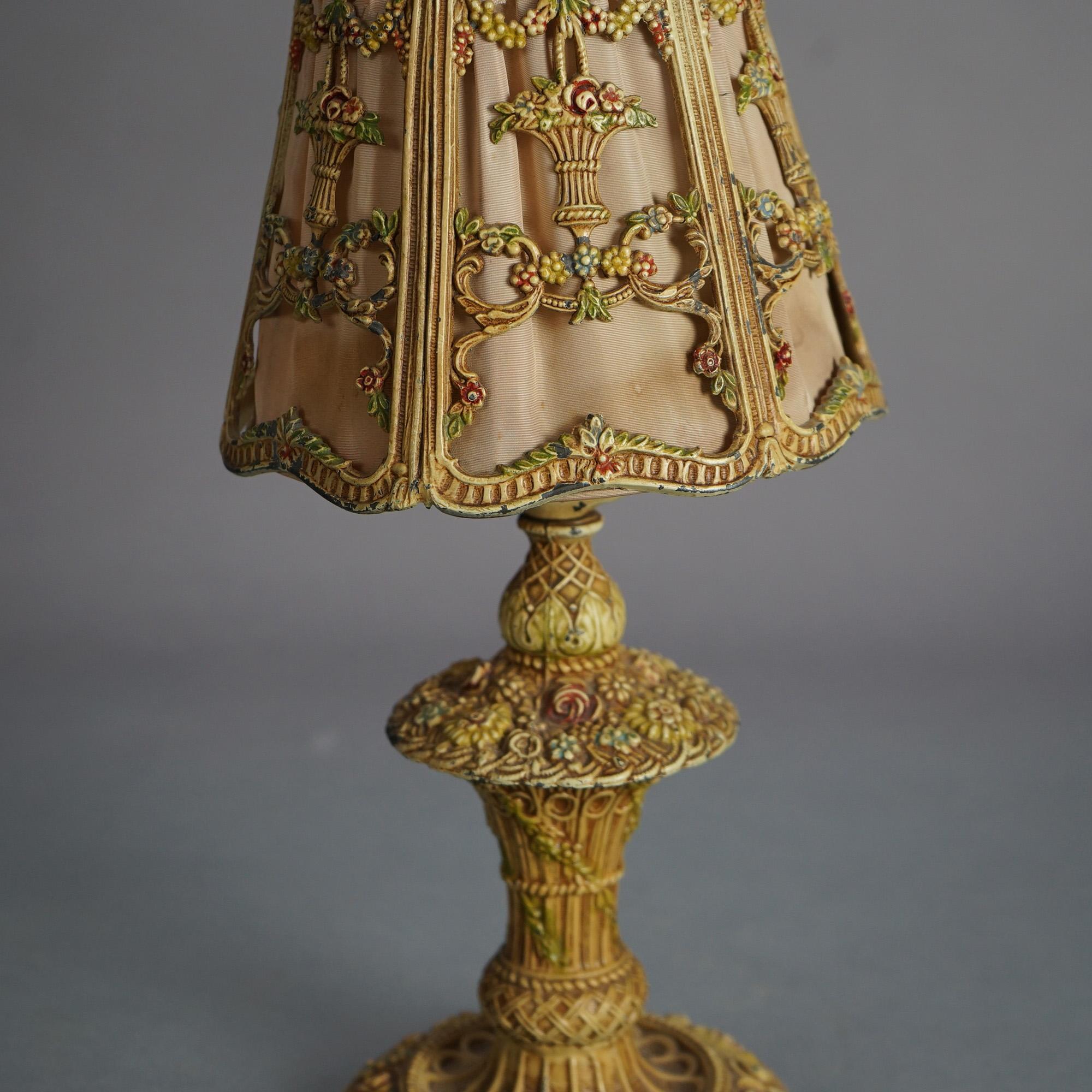 Ancienne lampe de table Panier de Fleurs polychrome de l'école Bradley & Hubbard c1920 en vente 4