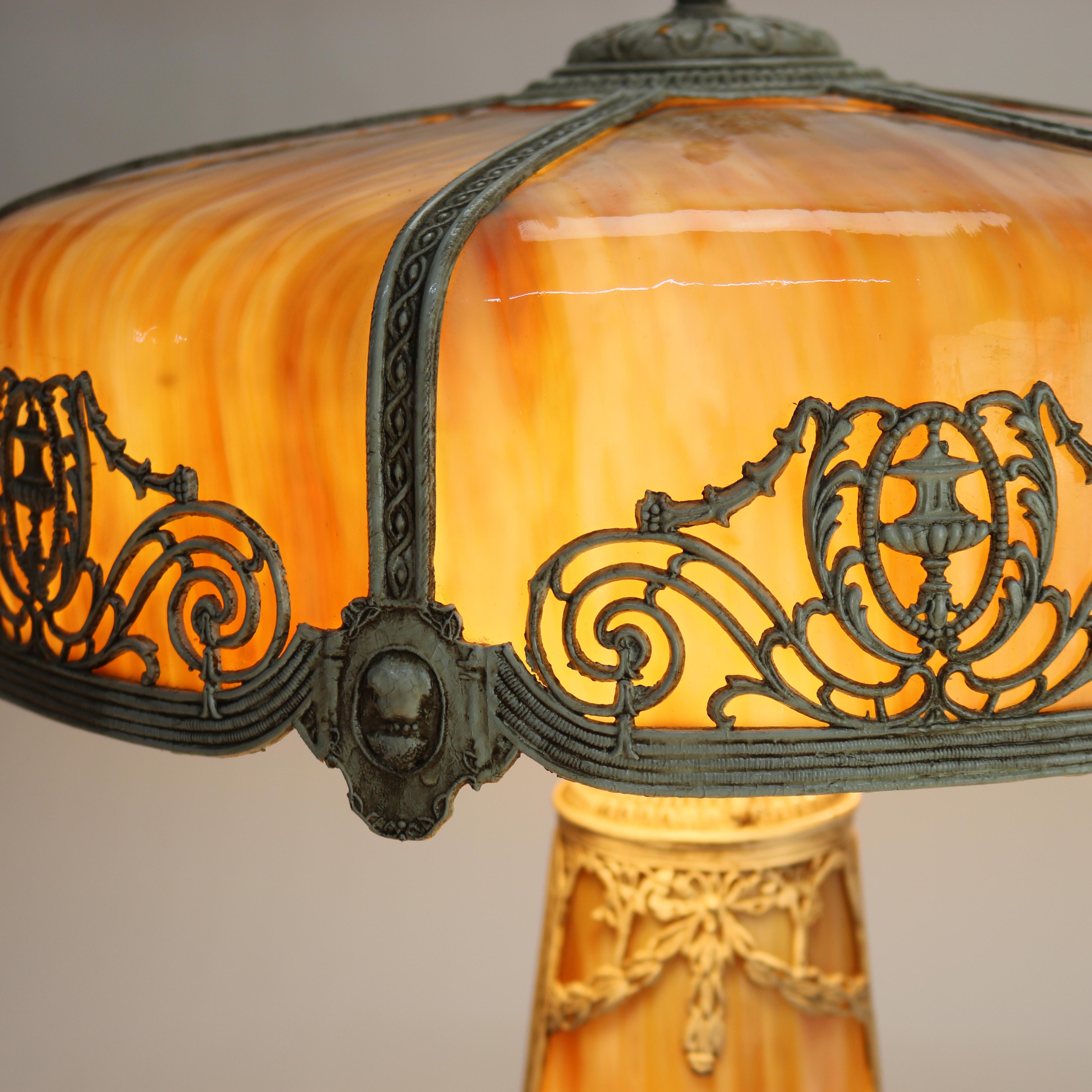 Lampada antica in vetro scoria della scuola Bradley & Hubbard a sei pannelli C1920 5
