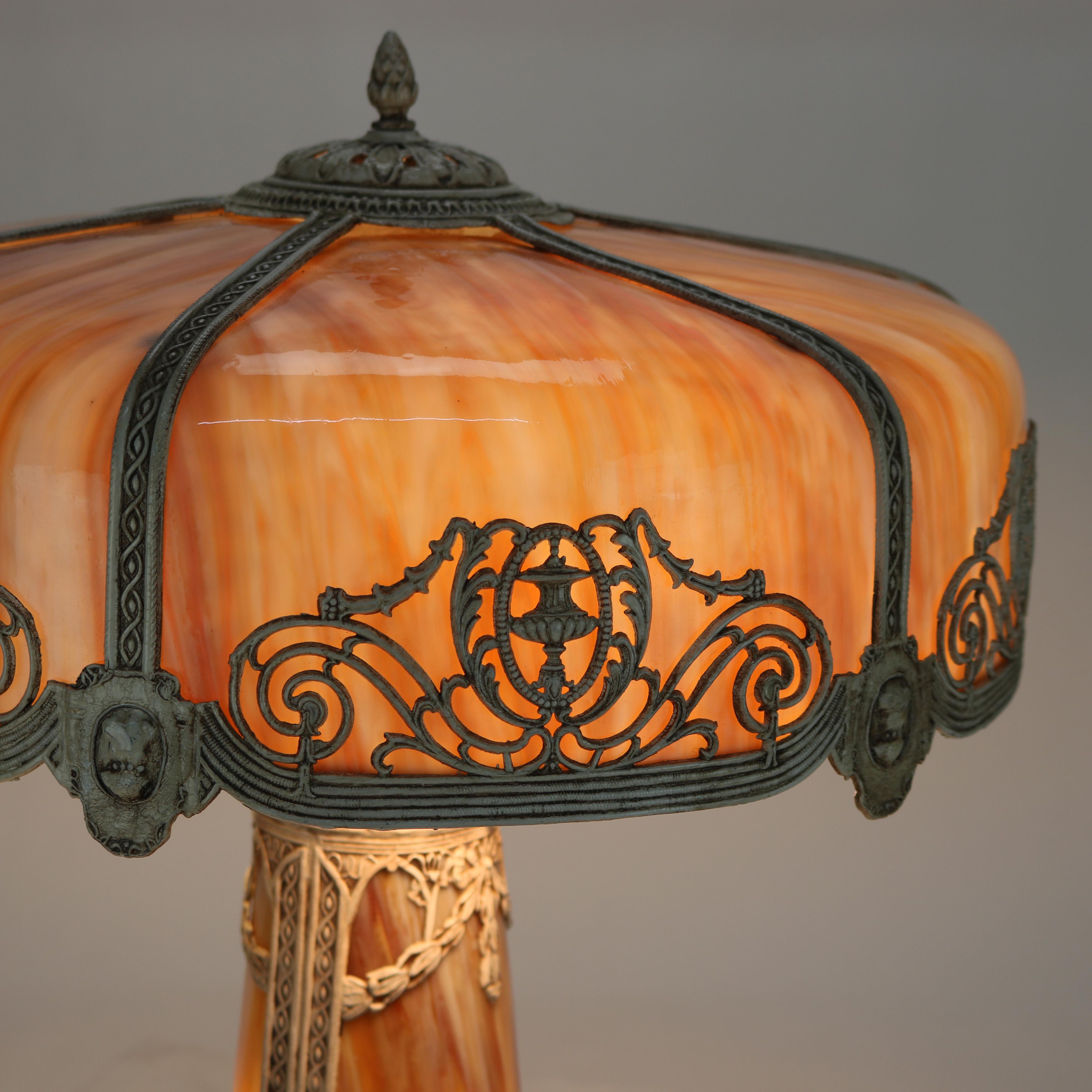 Arts and Crafts Lampada antica in vetro scoria della scuola Bradley & Hubbard a sei pannelli C1920