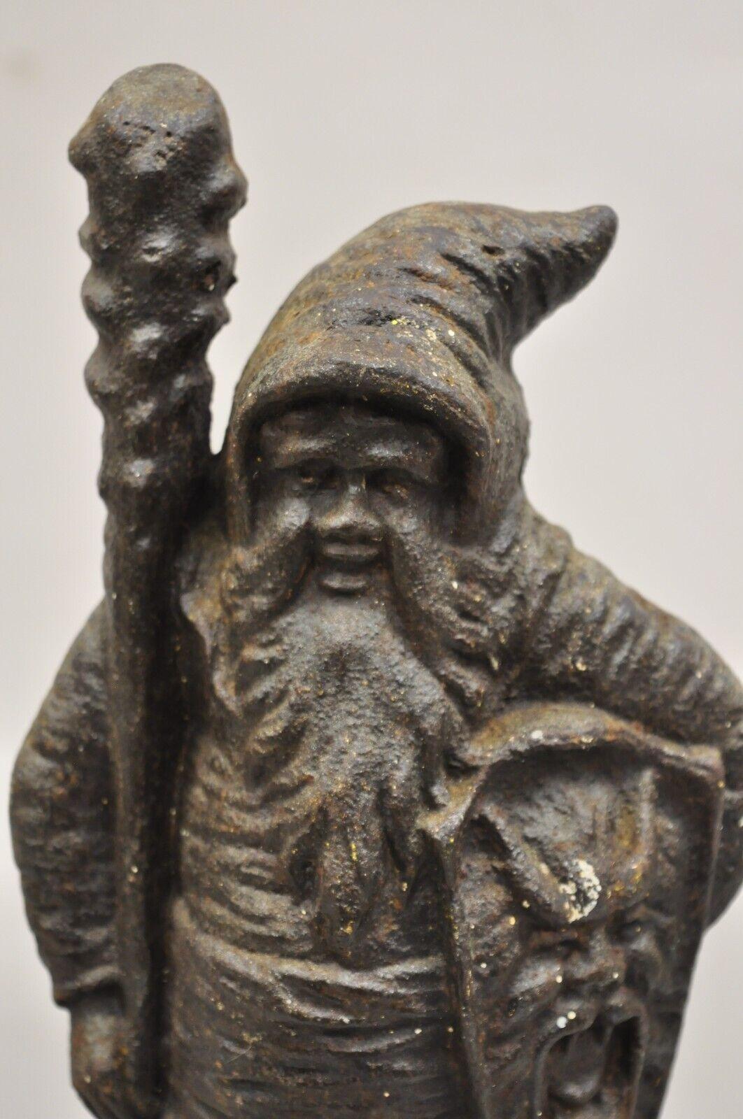 Antike Bradley & Hubbard Victorian Cast Iron Figural Krieger Gnom Türstopper (Viktorianisch) im Angebot