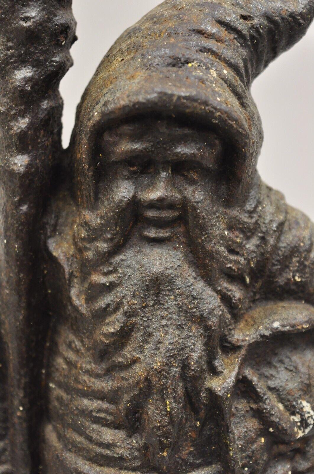 Antike Bradley & Hubbard Victorian Cast Iron Figural Krieger Gnom Türstopper im Zustand „Gut“ im Angebot in Philadelphia, PA