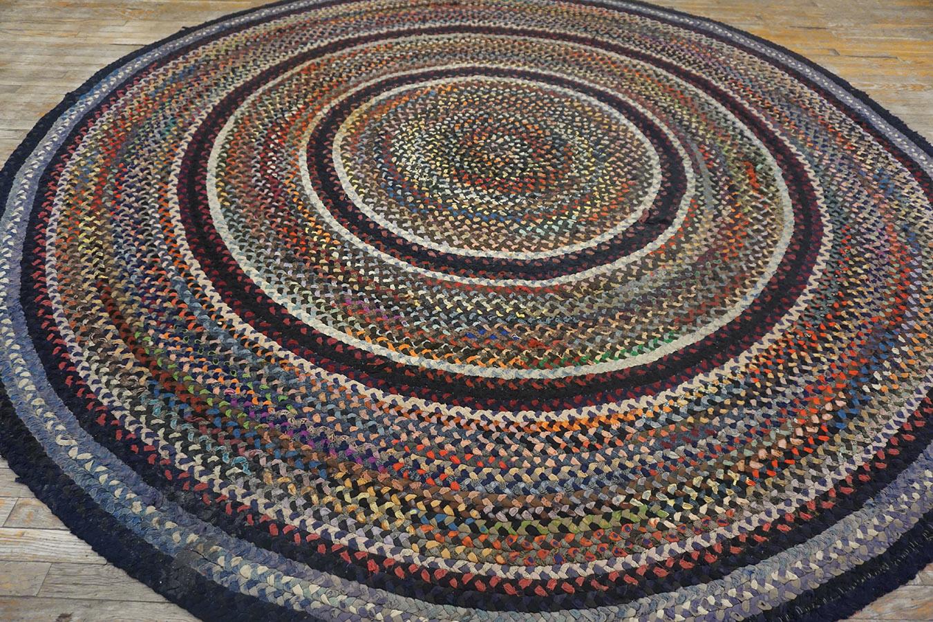 1930s American Braided Rug ( 9'10'' x  9'10'' - 300 x 300 ) In Good Condition For Sale In New York, NY