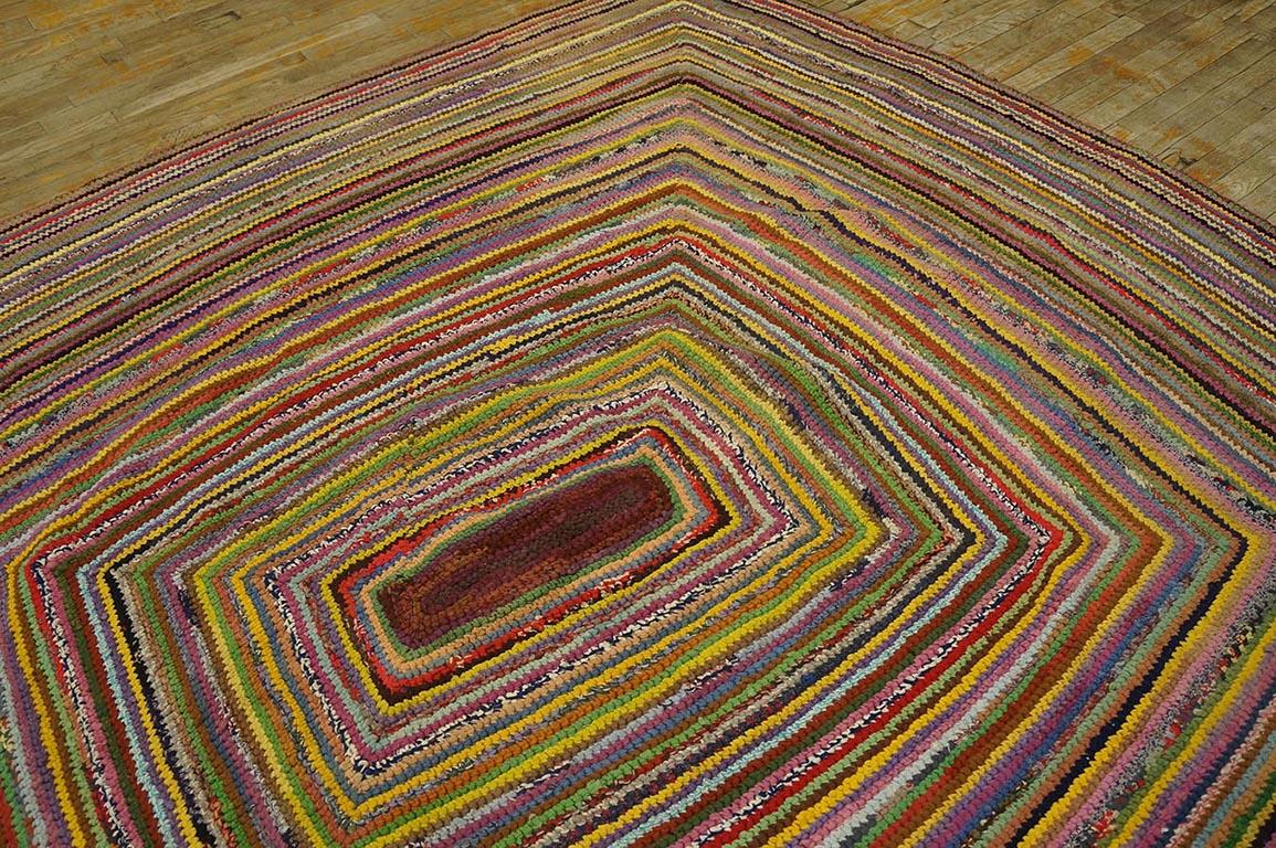 1930s American Braided Carpet ( 8'  x 8' - 245 x 245 )  In Good Condition For Sale In New York, NY