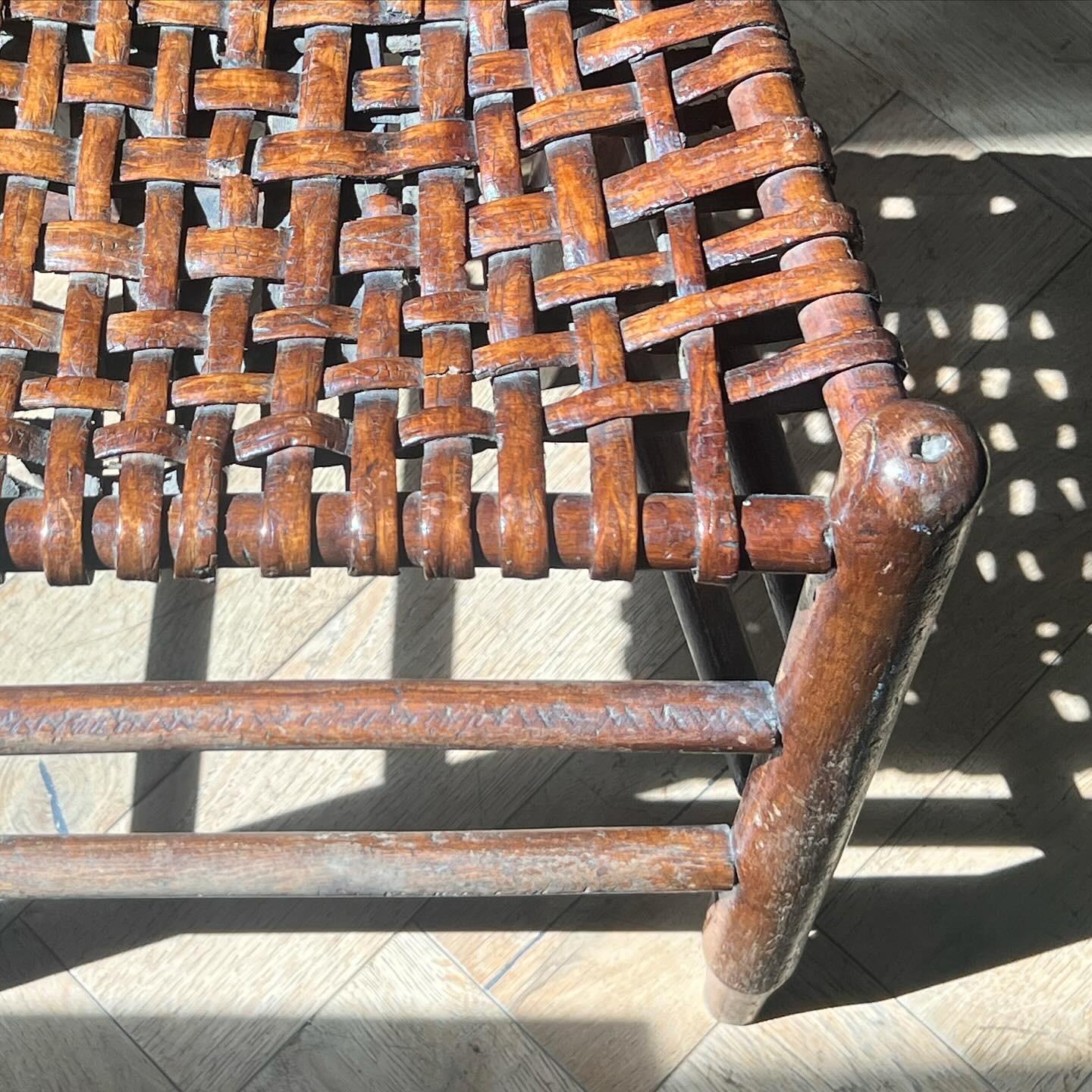 Antiker Beistellstuhl aus geflochtenem Holz, frühes 20. Jahrhundert  3