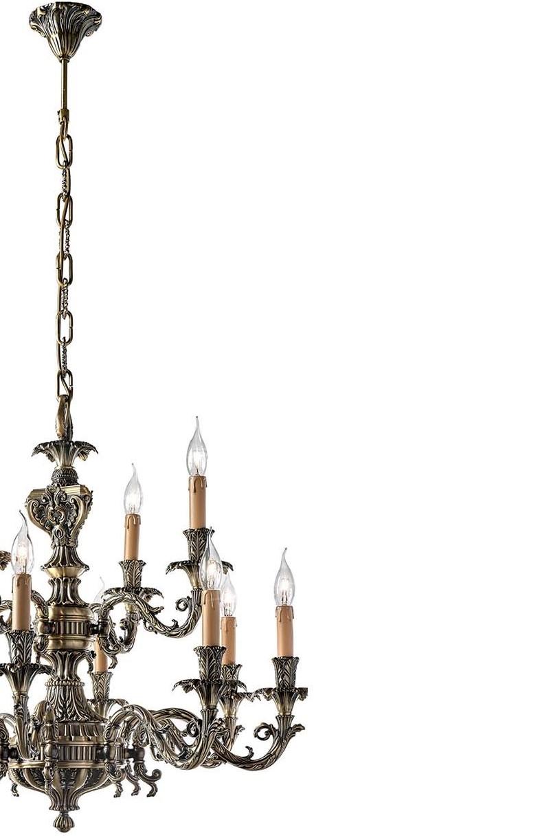 Antique Brass 18-Light Chandelier In Fair Condition For Sale In Milan, IT