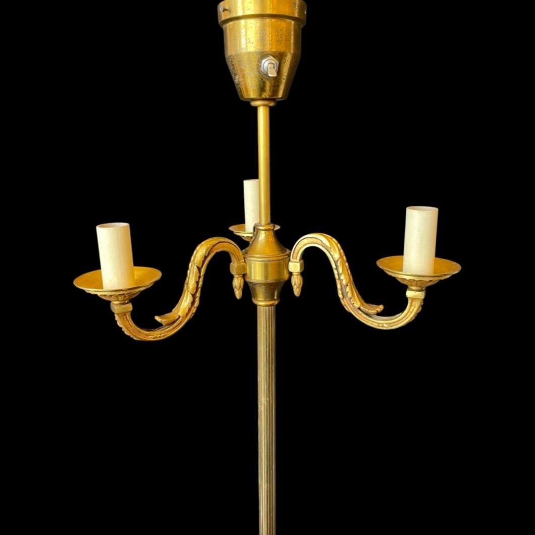 Beautiful brass antique floor lamp.
3 light fittings.
Gorgeous floral detailing on thearms & the lamp base.

Currently not wired however can be done upon customers request by our fantastic team in store. This will be billed separately.
 