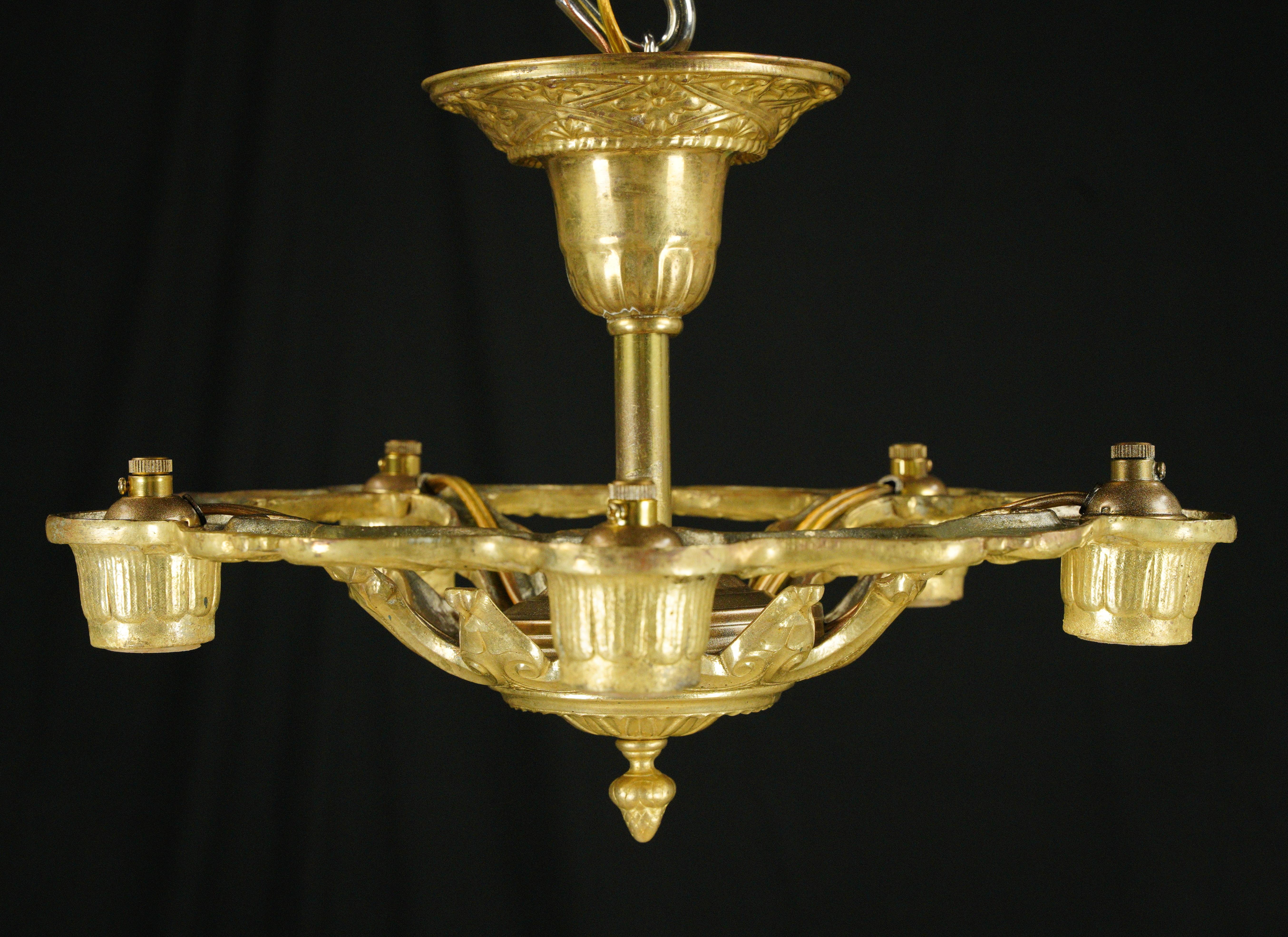Antique Brass 5 Exposed Bulbs Down Light Chandelier In Good Condition For Sale In New York, NY