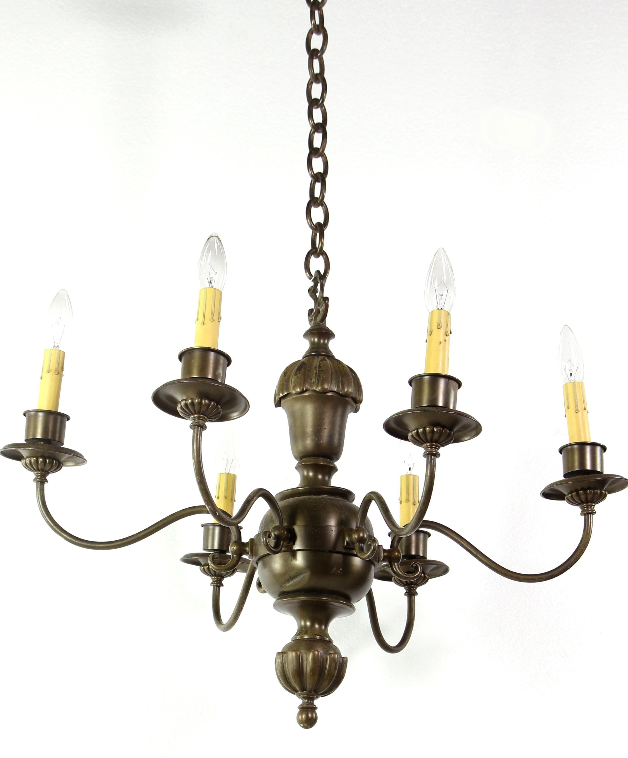 Antique Brass 6 Arm Fluted Georgian Chandelier In Good Condition In New York, NY