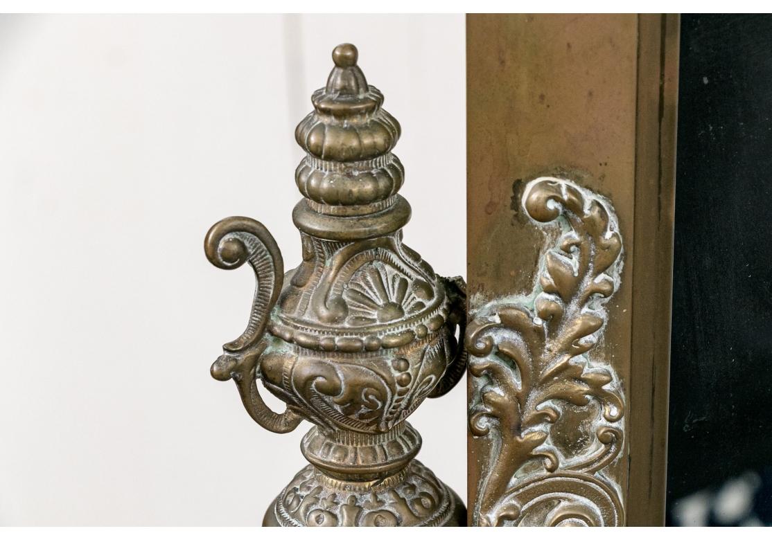 Antique Brass Aesthetic Periode Cheval Spiegel im Zustand „Starke Gebrauchsspuren“ im Angebot in Bridgeport, CT