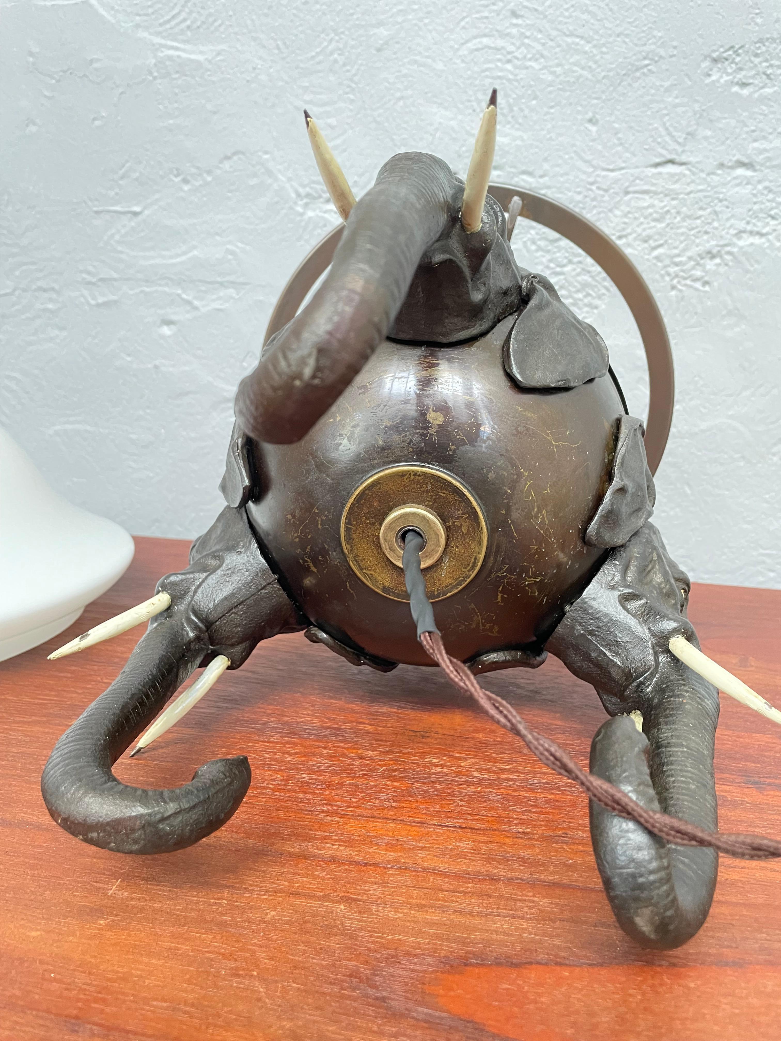 Lampade a forma di elefante in ottone e ghisa di Voss of Denmark in vendita 6