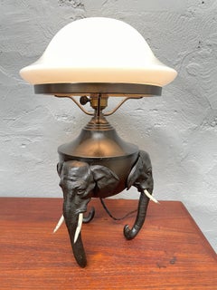 Lampes éléphants d'antiquités en laiton et fonte par Voss Of Denmark
