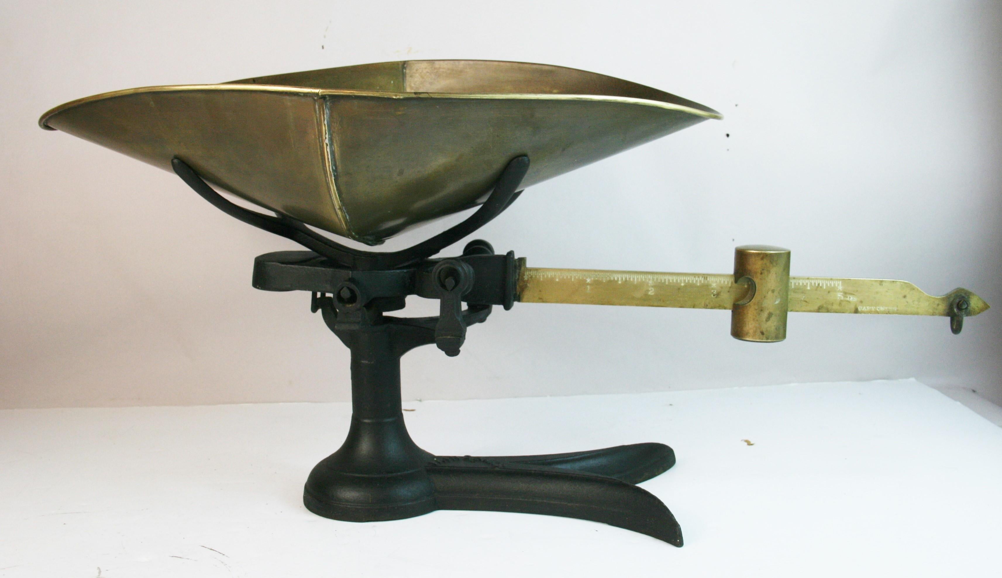 Ancienne écaille de jardinière/ Jardinière en laiton et fonte de Fairbanks en vente 7