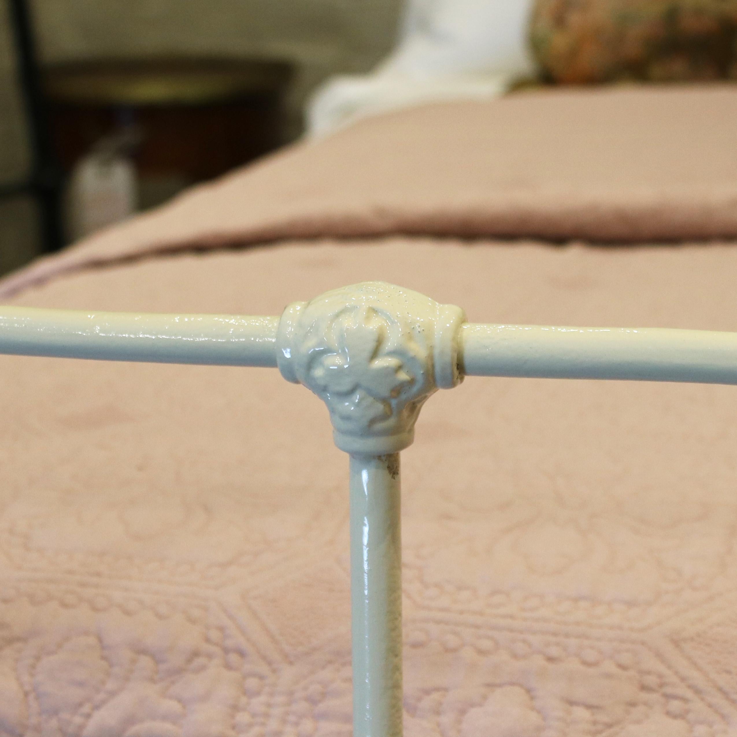 Cast Double Antique Bed in Cream, MD72