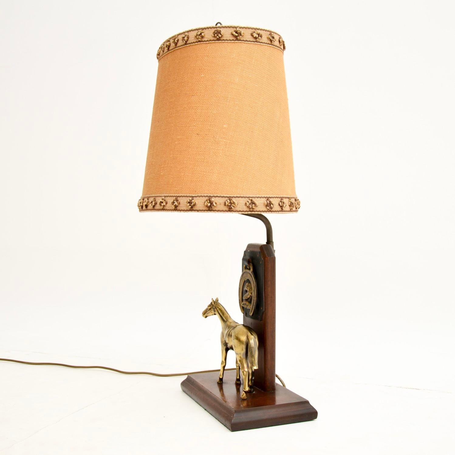 Antique Brass and Oak Equestrian Table Lamp (Britisch) im Angebot