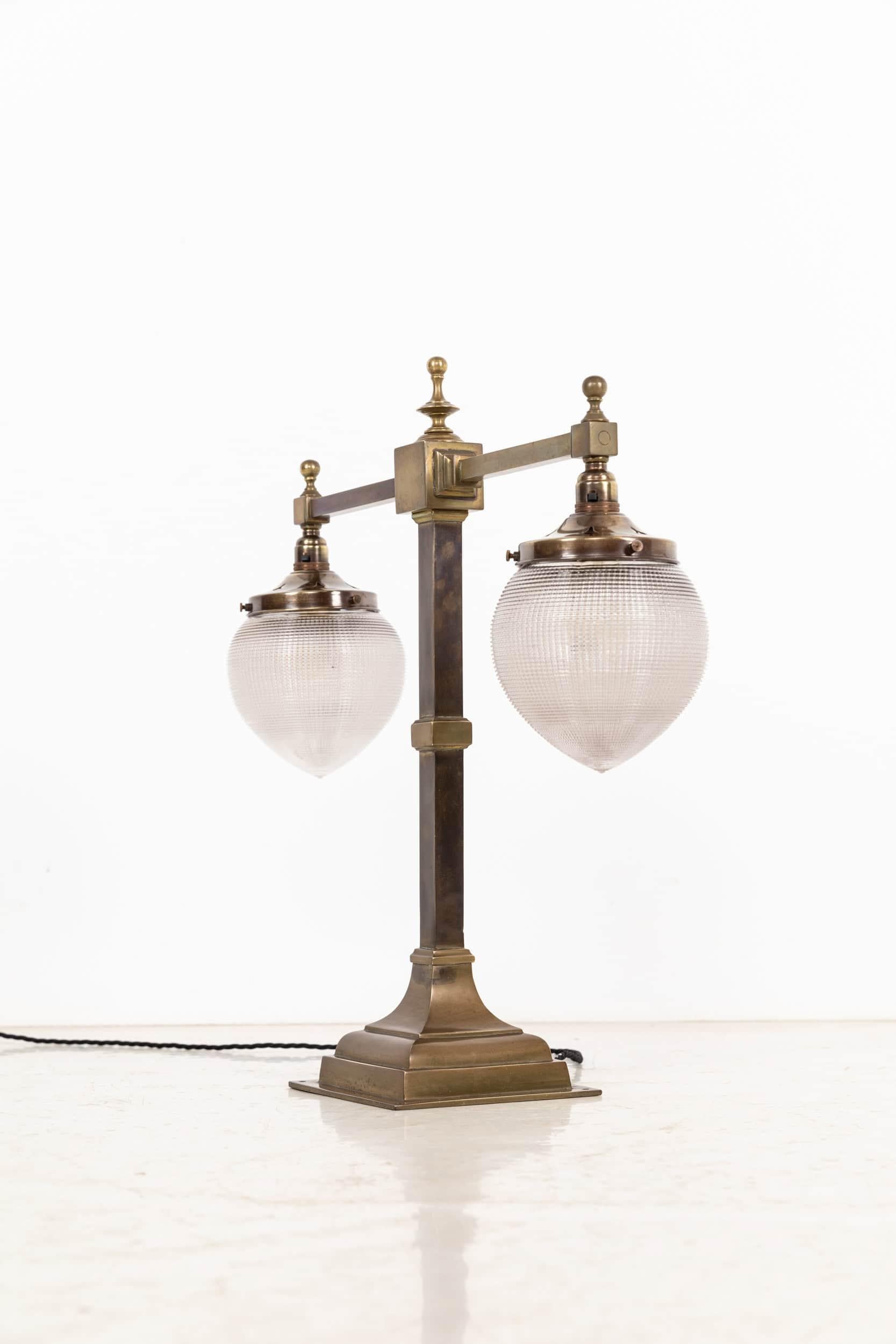 Lampe de bureau de table en laiton Art Deco GEC / verre Holophane, c.1920 État moyen - En vente à London, GB