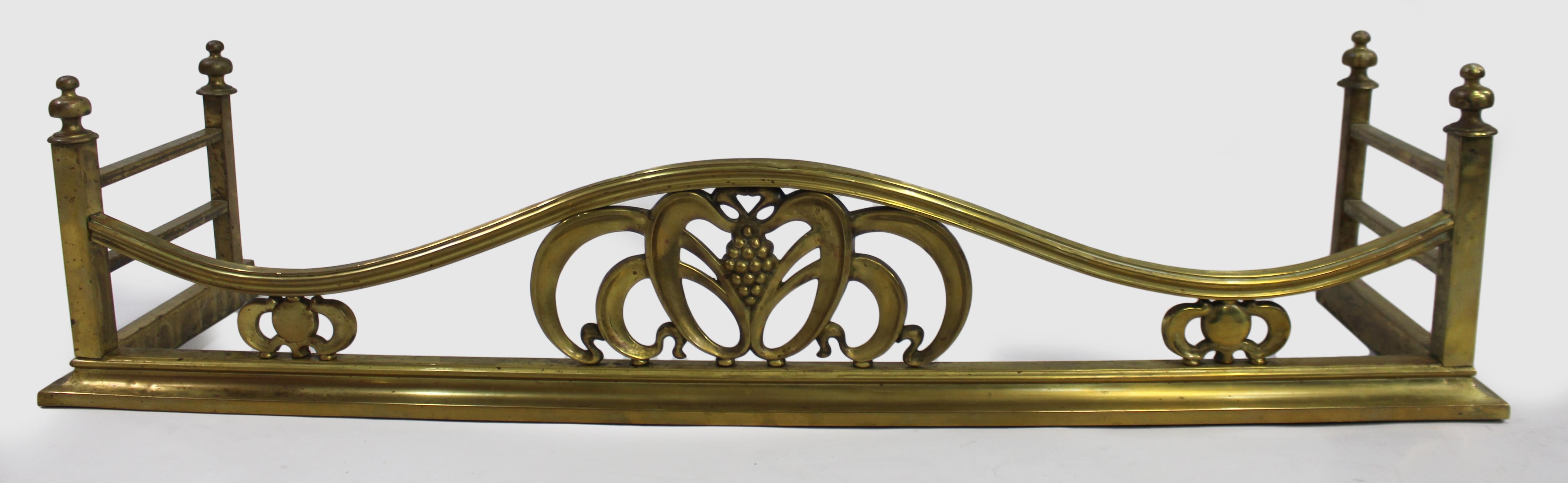Antique brass Art Nouveau fire fender c.1900
 

External dimensions
Width: 131.5 cm 51 3/4 in
Depth: 35.5 cm 14 in
Height: 30.5 cm 12 in
 

Internal dimensions
Width: 121.5 cm 47 3/4 in
Depth: 30.5 cm 12 in
 

Period