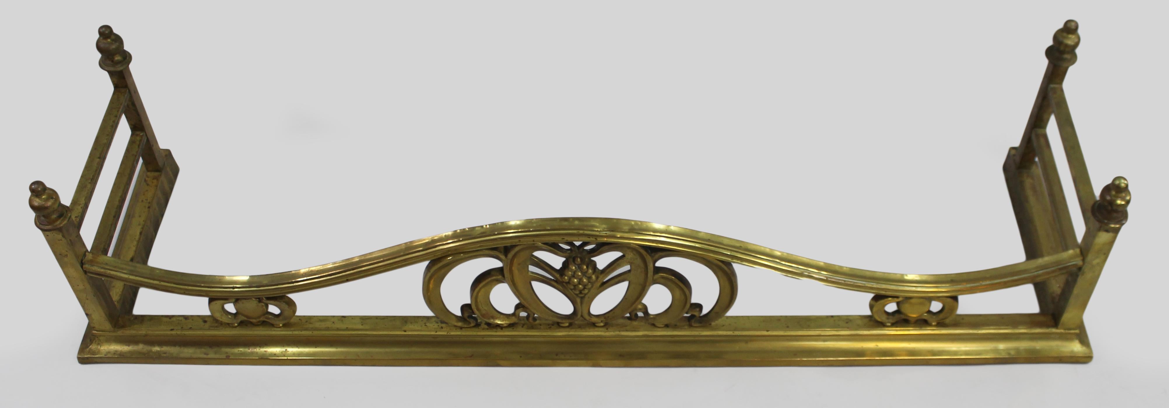 Antique Brass Art Nouveau Fire Fender, c.1900 In Good Condition In Worcester, GB