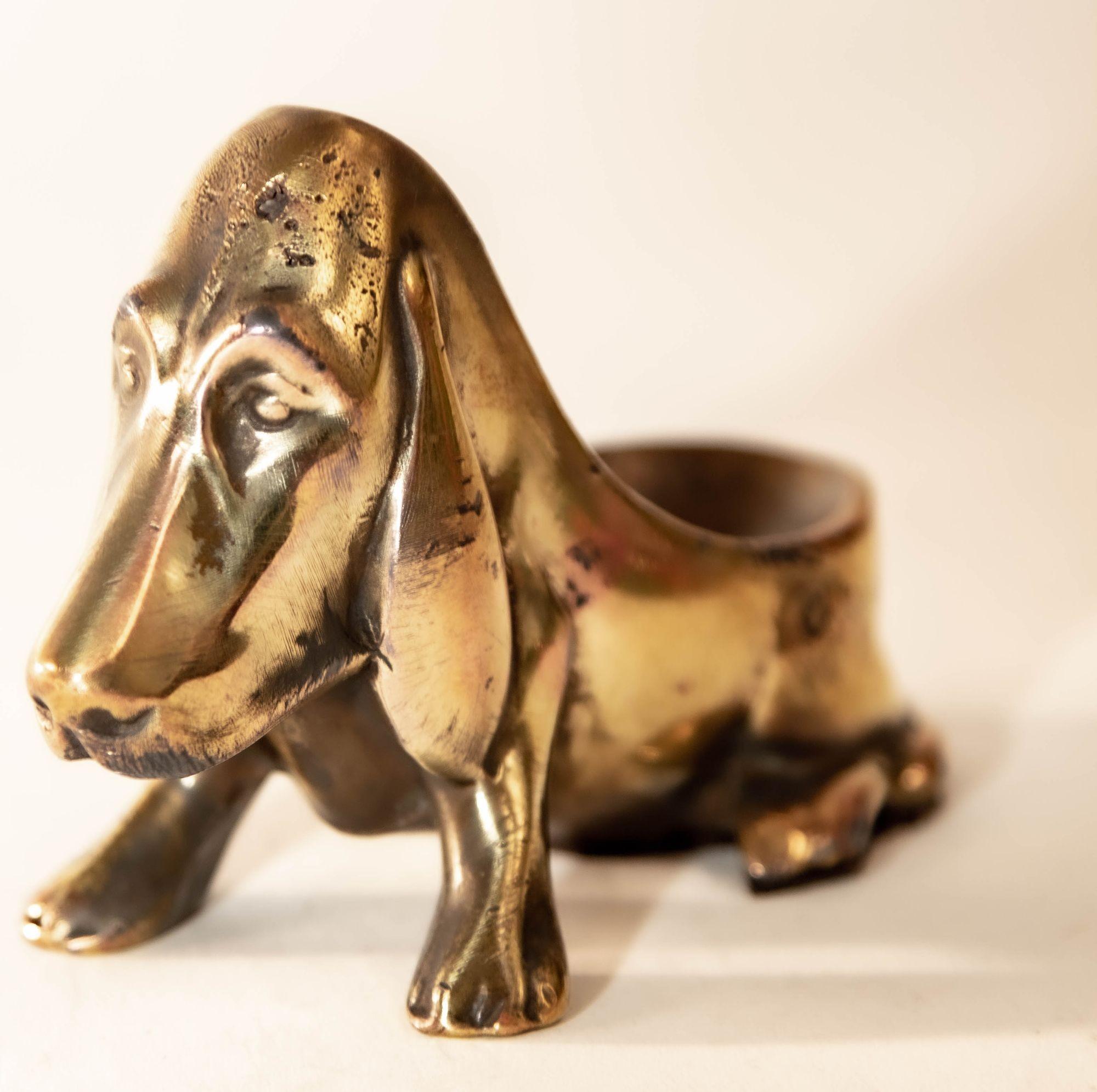 Antique Brass Basset Dog Pipe Holder In Fair Condition In North Hollywood, CA