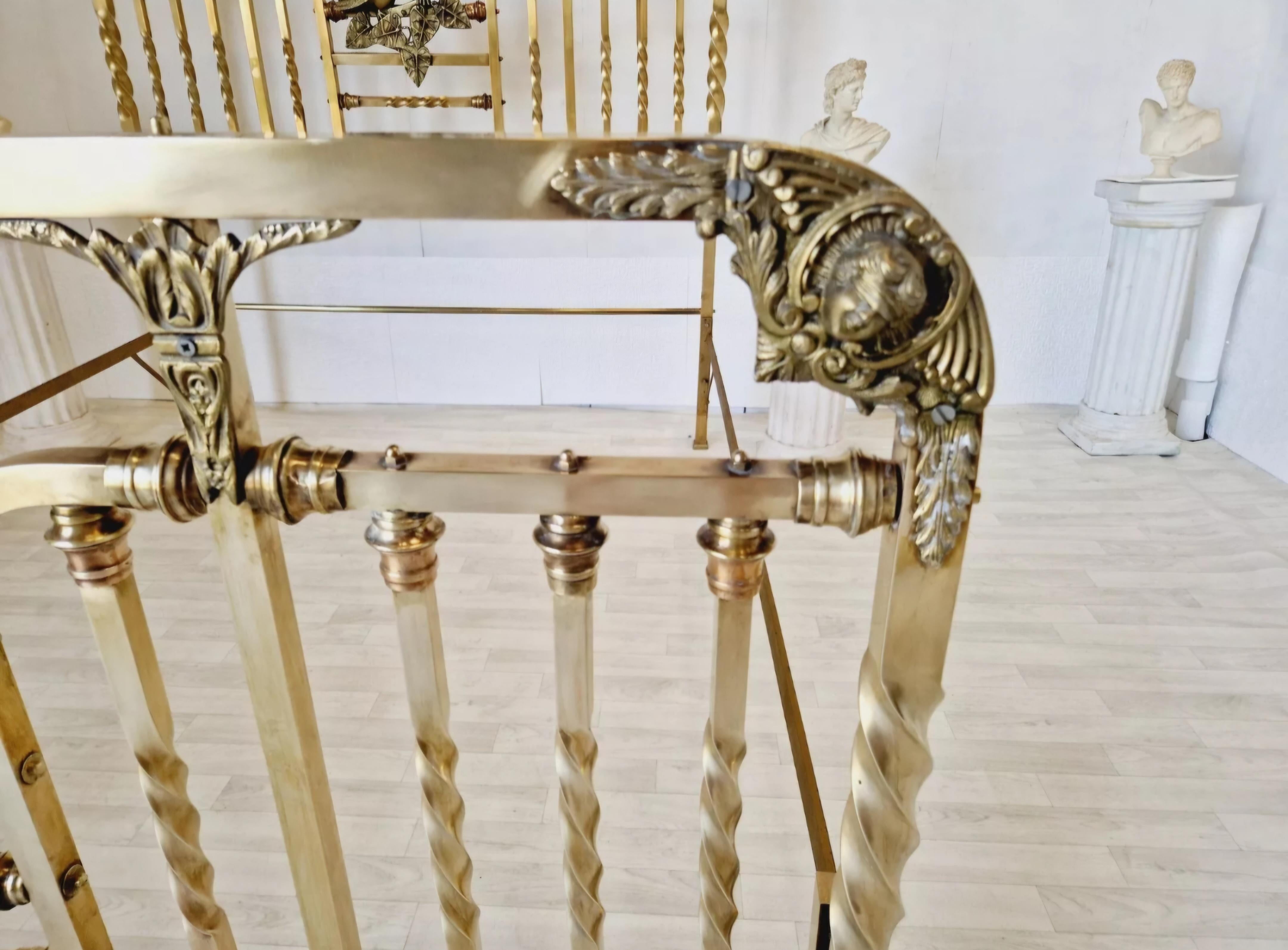 20ième siècle Lit en laiton ancien d'époque Art nouveau italien en vente
