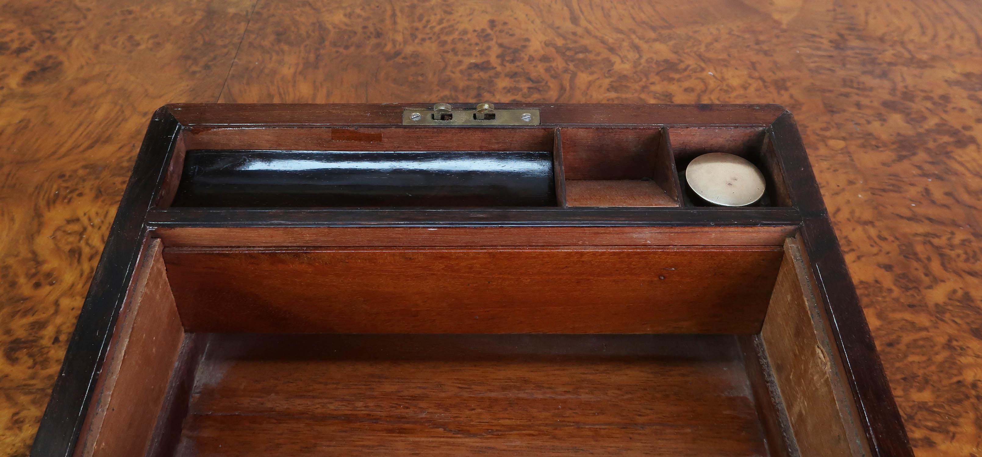 Caja de escritura de latón antiguo con cajones secretos. Inglés C.1830 2
