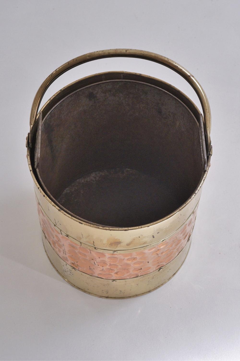 Antique Brass Bucket/Bin 'Coal Scuttle' with Copper Banding, circa 1900s English For Sale 3