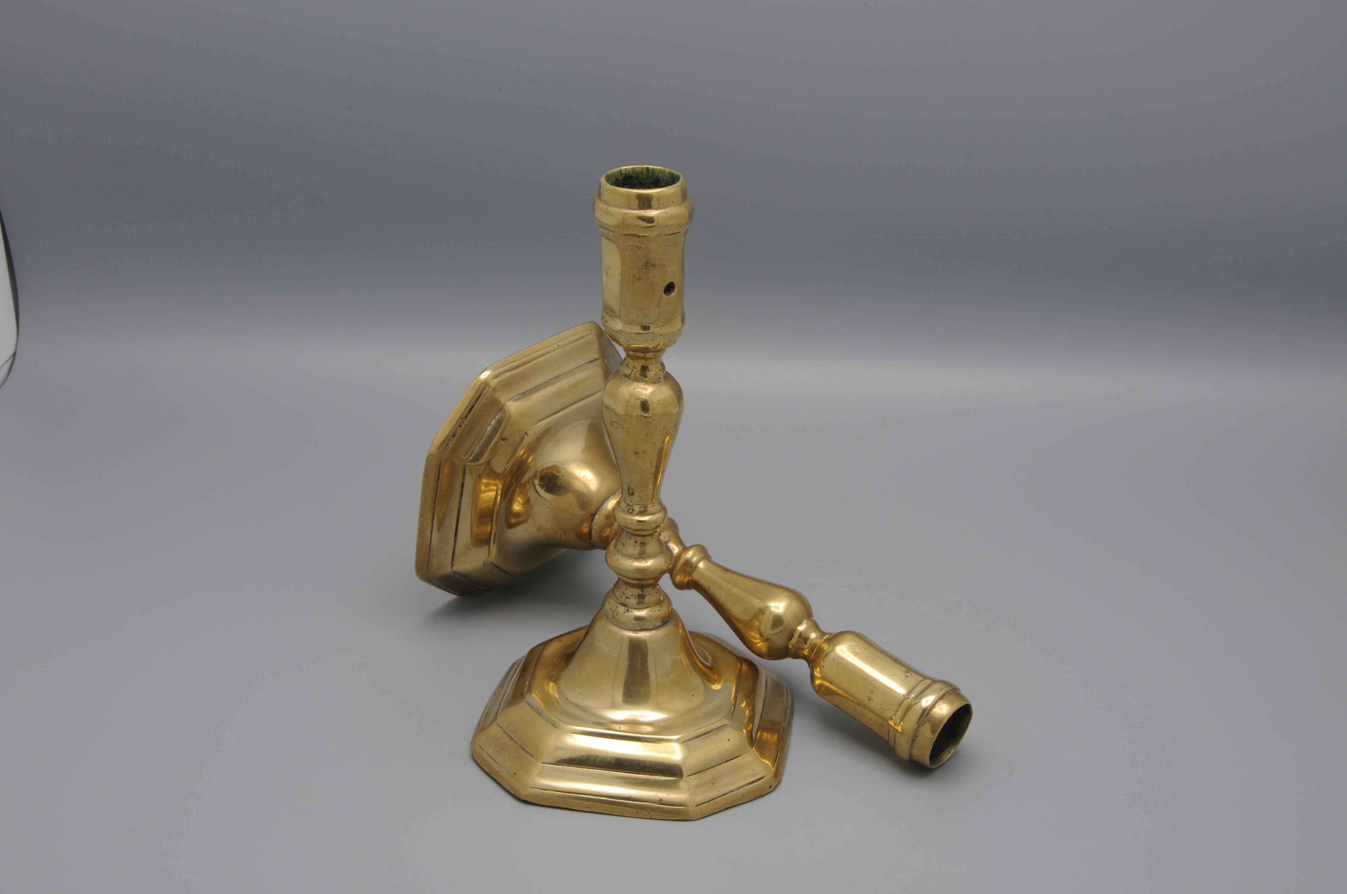 Candeleros antiguos de latón Siglo XVIII - Barroco en venta 3