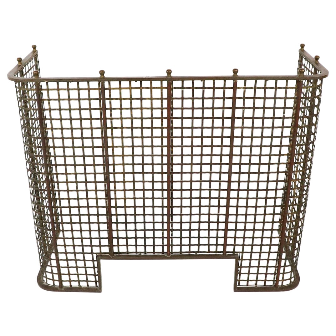 Porte-monnaie ou vitrine de cage de bureau en laiton ancien en forme de cage de tirelire en vente