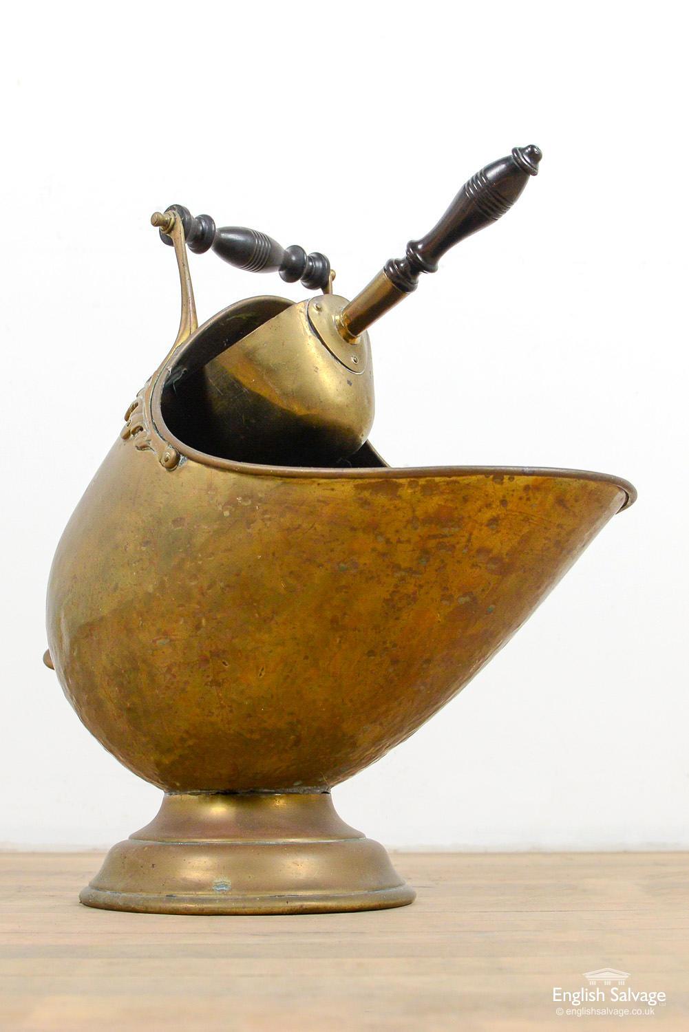 Antique Brass Coal Bucket and Shovel, 20th Century In Good Condition In London, GB