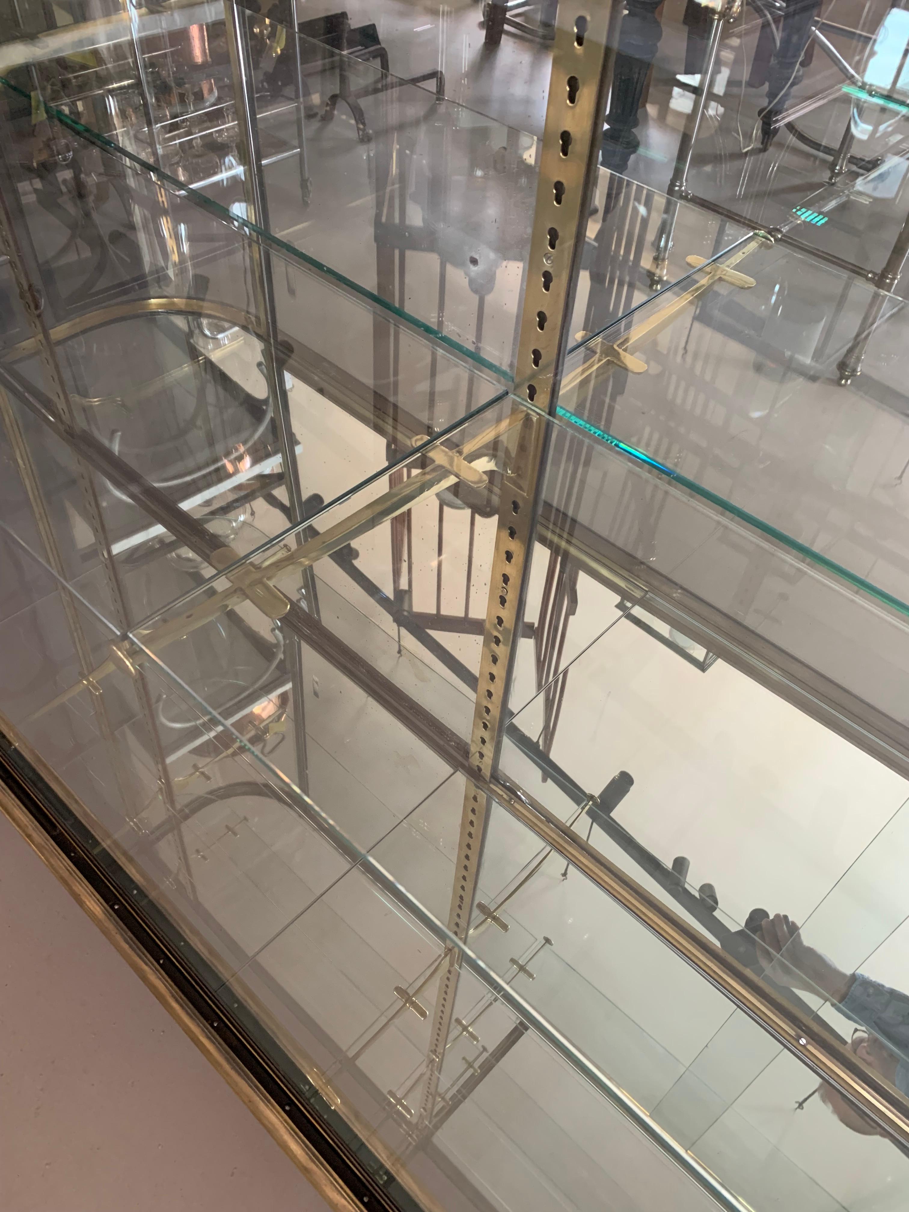 Vitrina de latón antiguo - Vitrine 4