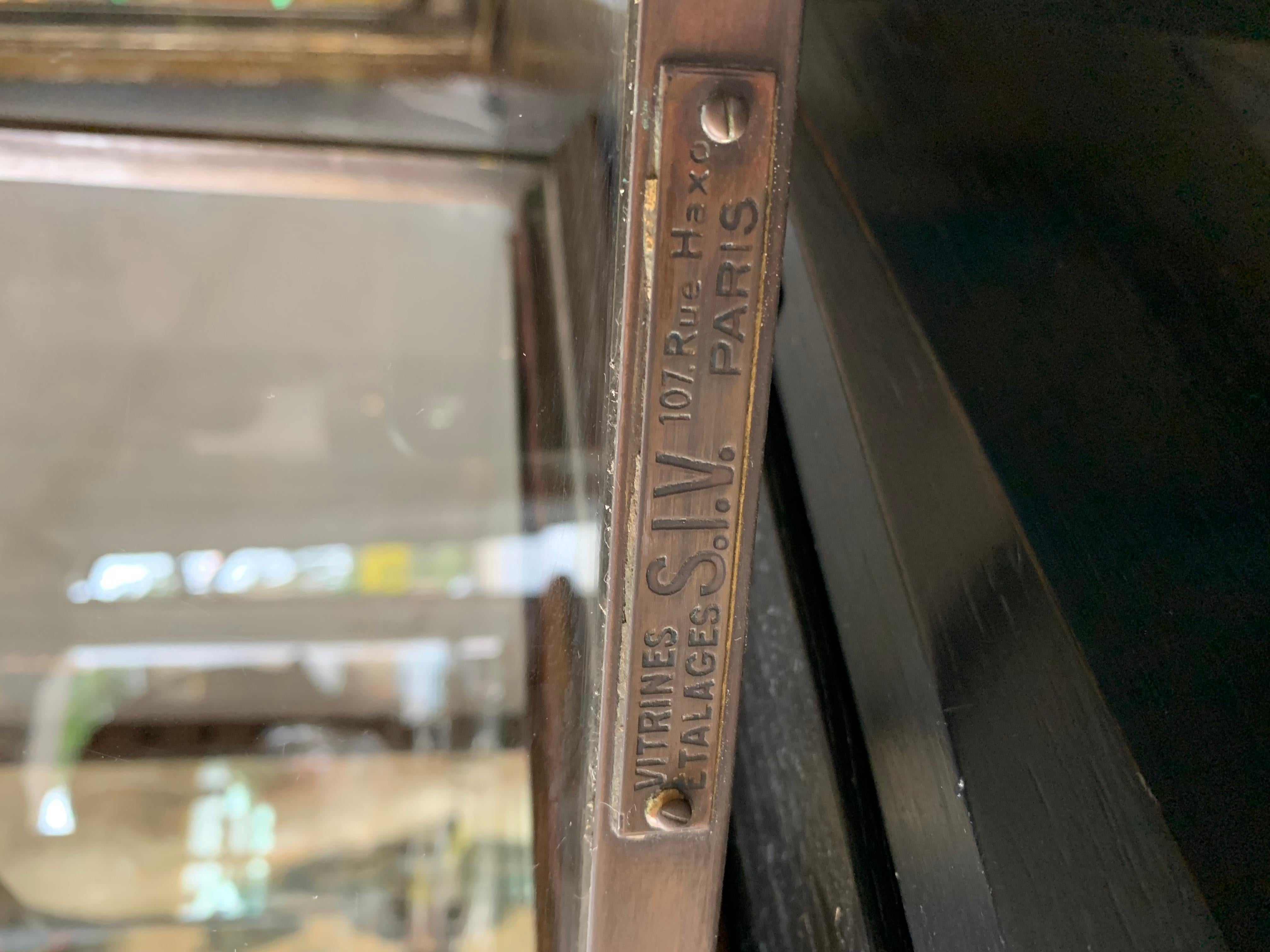 Vitrina de latón antiguo - Vitrine en venta 4